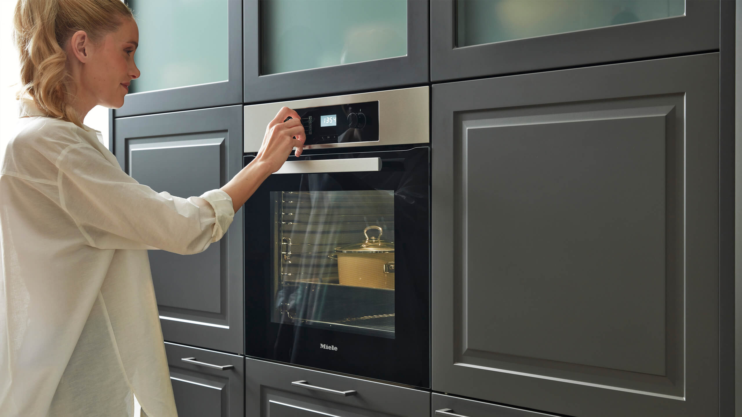 Landhausküche "Serie 3044" mit Insel von Interliving