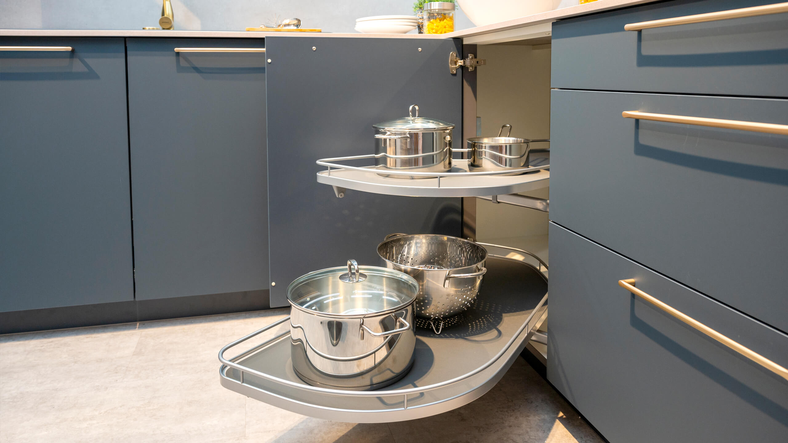 Trendige L-Küche Modell "Easytouch" von Nobilia