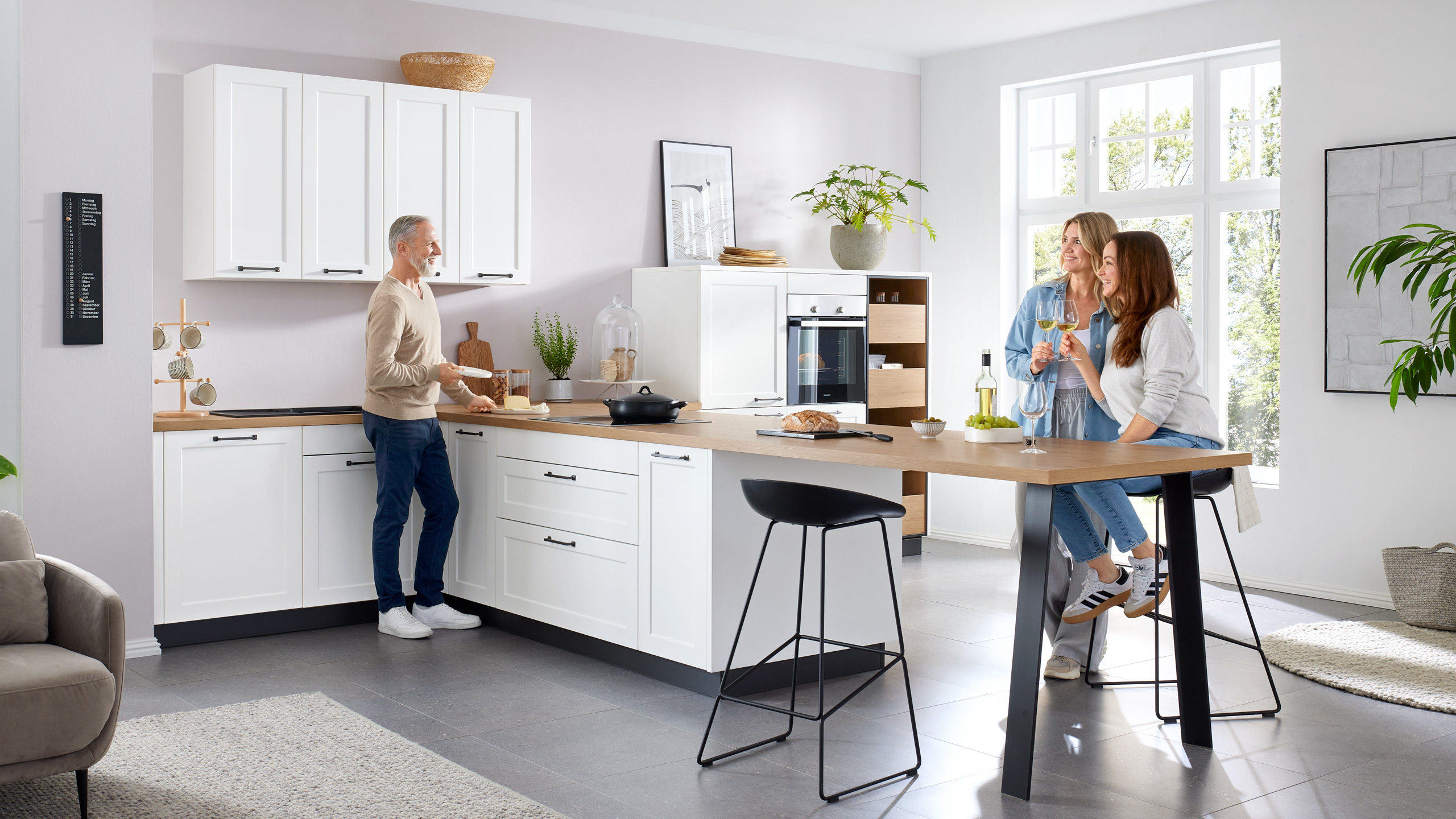 Landhausküche "Vivien" in T-Form von Wert Küche