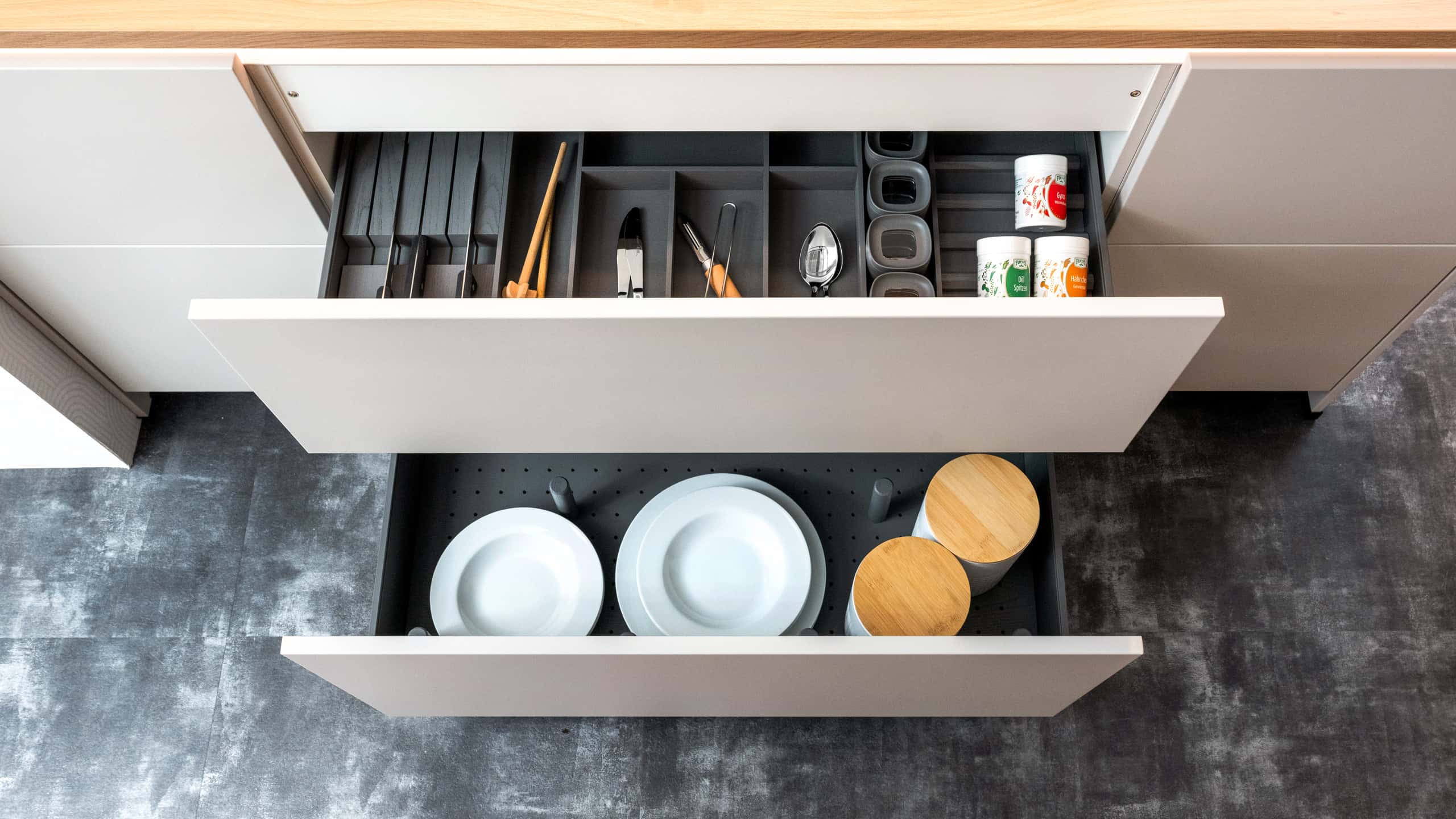 Moderne Inselküche "Softline" von Nobilia 