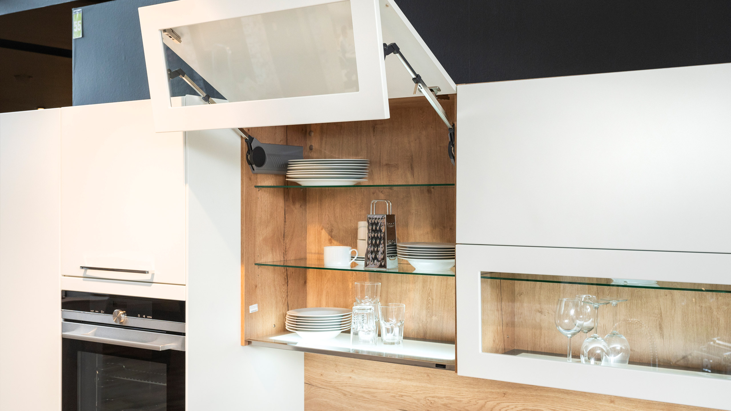 Helle Familienküche "Fashion" in U-Form von Nobilia