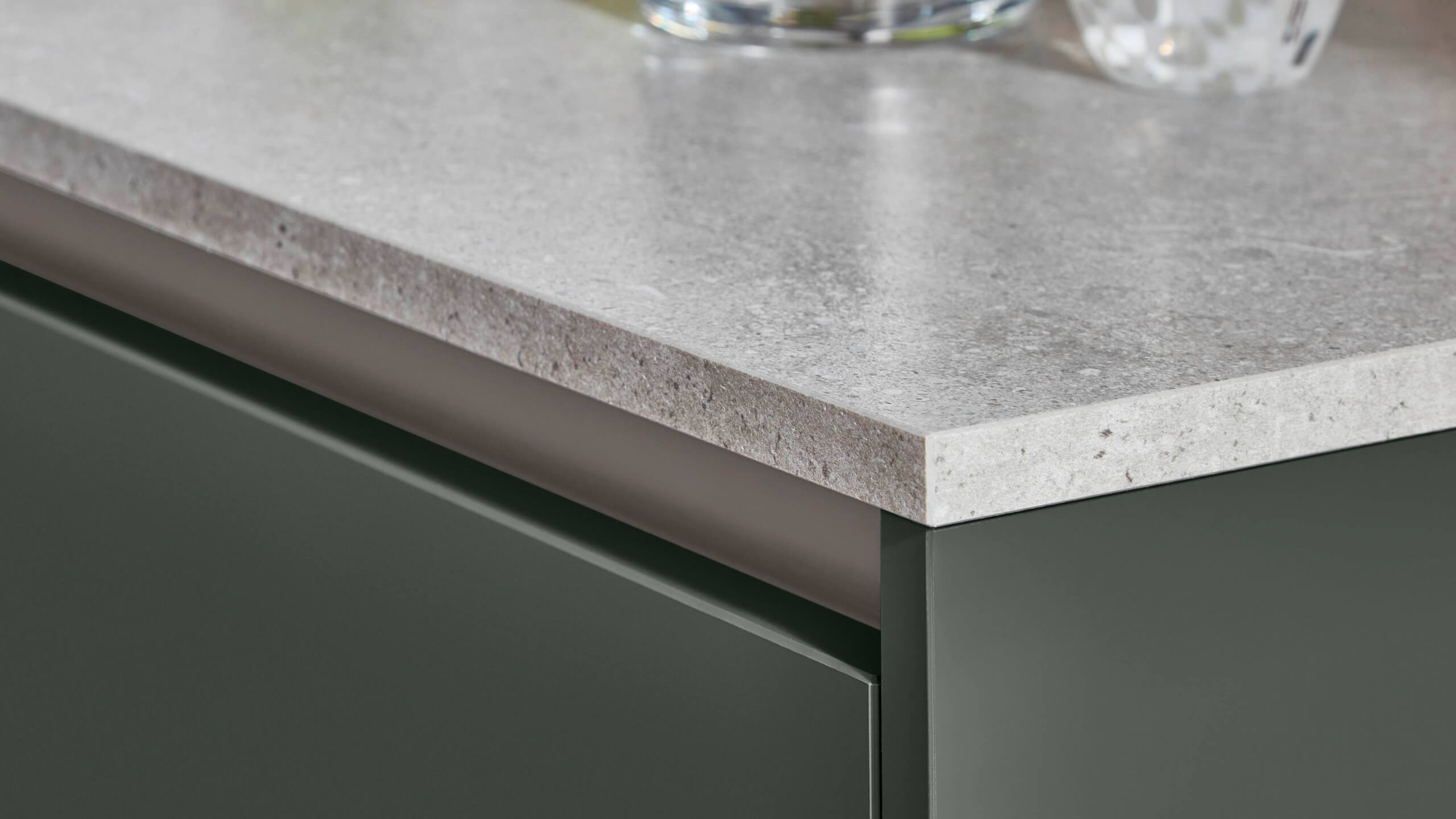 Grifflose Designküche "Easytouch" mit Insel von Nobilia