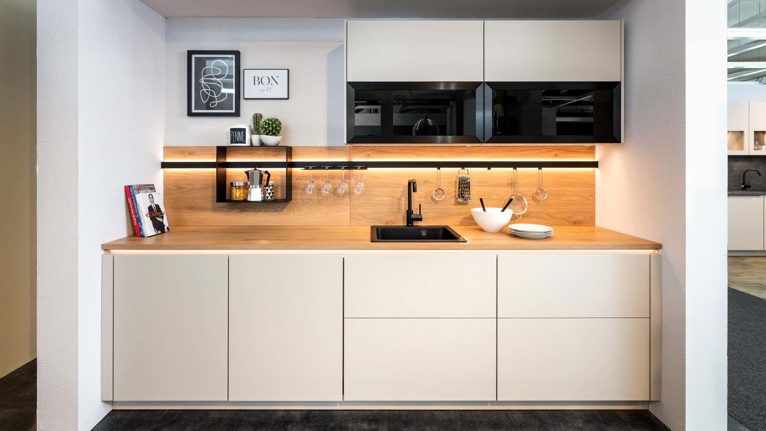 Moderne Inselküche "Softline" von Nobilia 