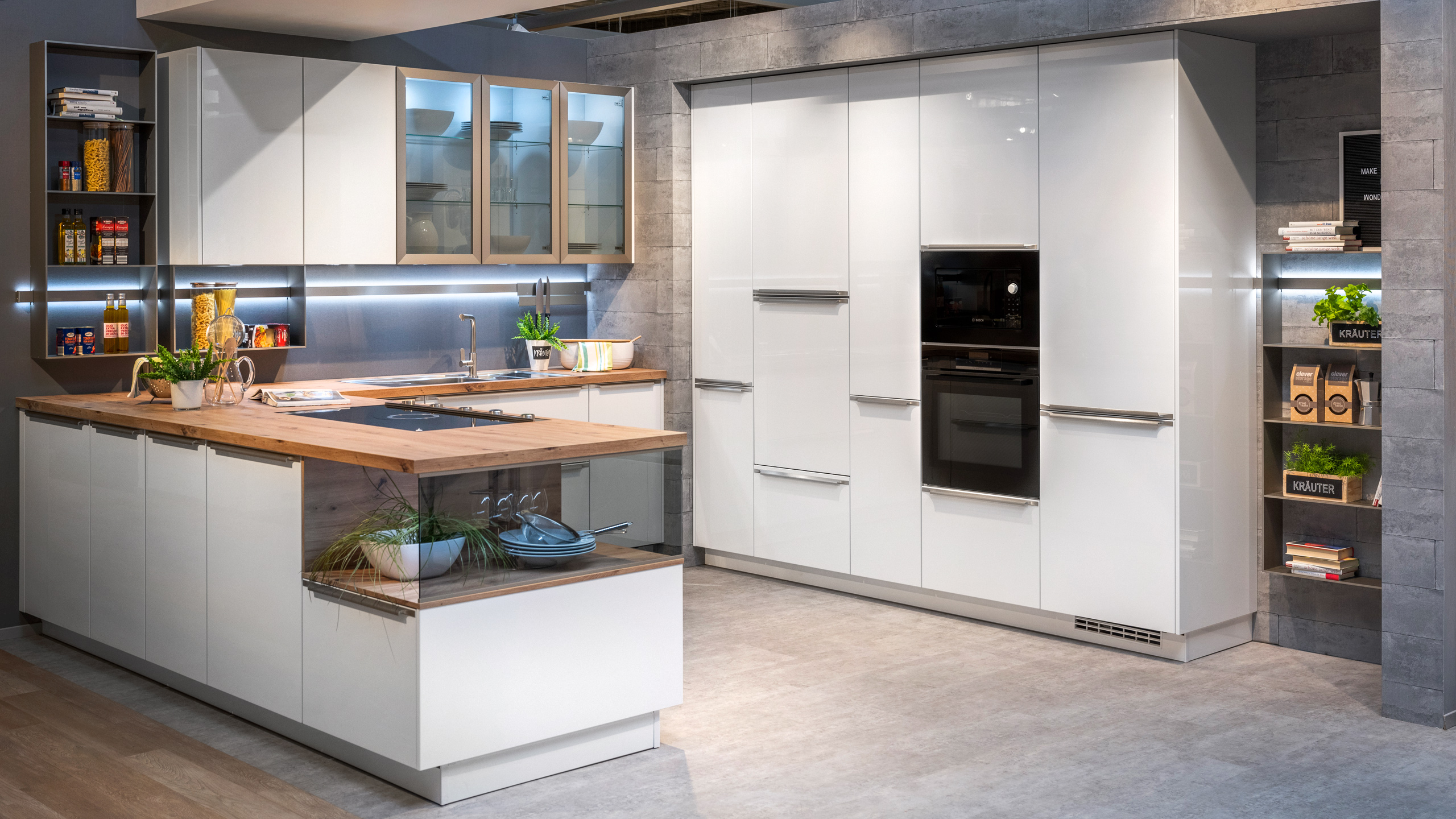 Helle Familienküche Modell Lux von Nobilia