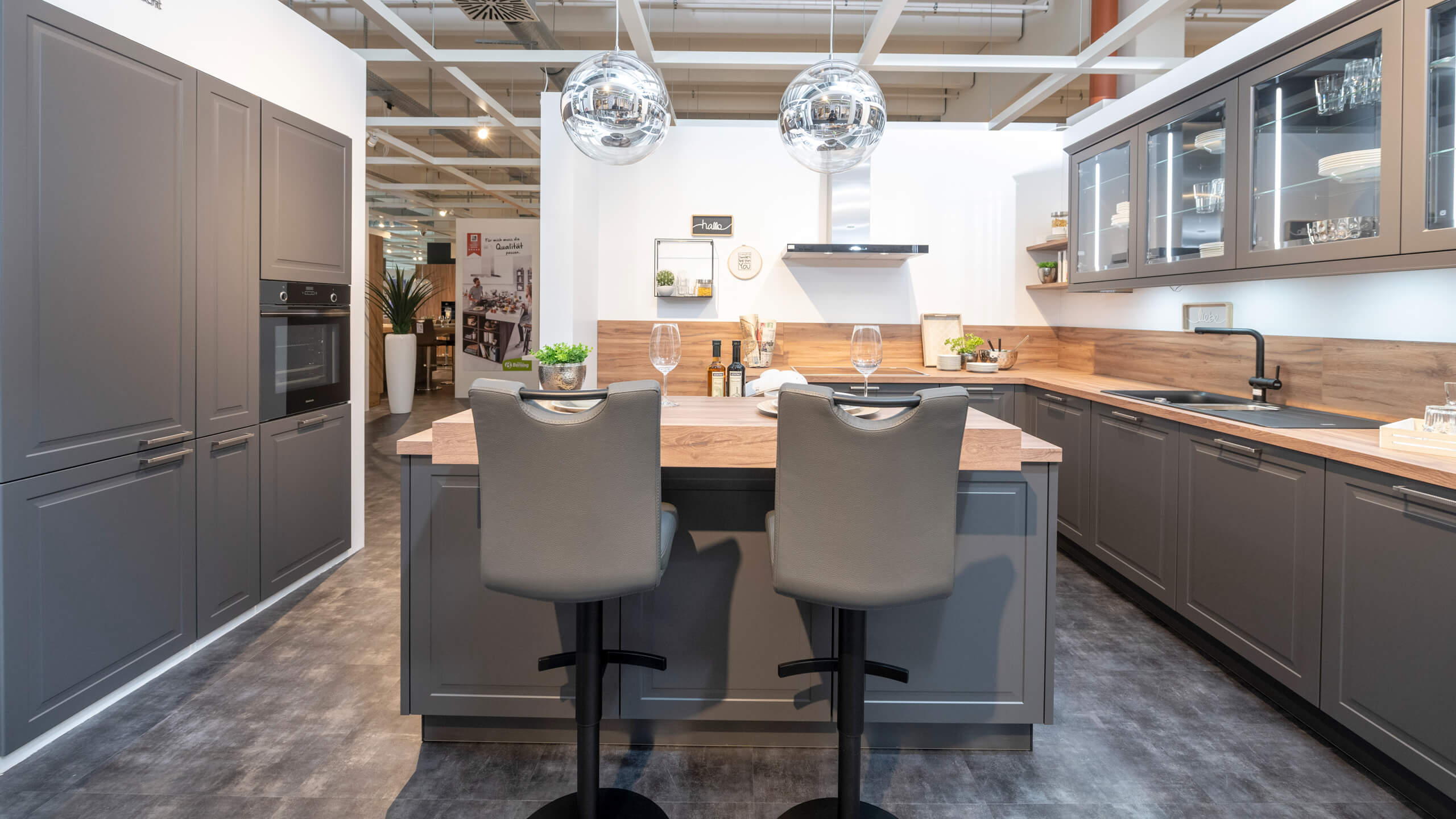 Rustikale Landhausküche mit Insel "lL 3390" von Interliving
