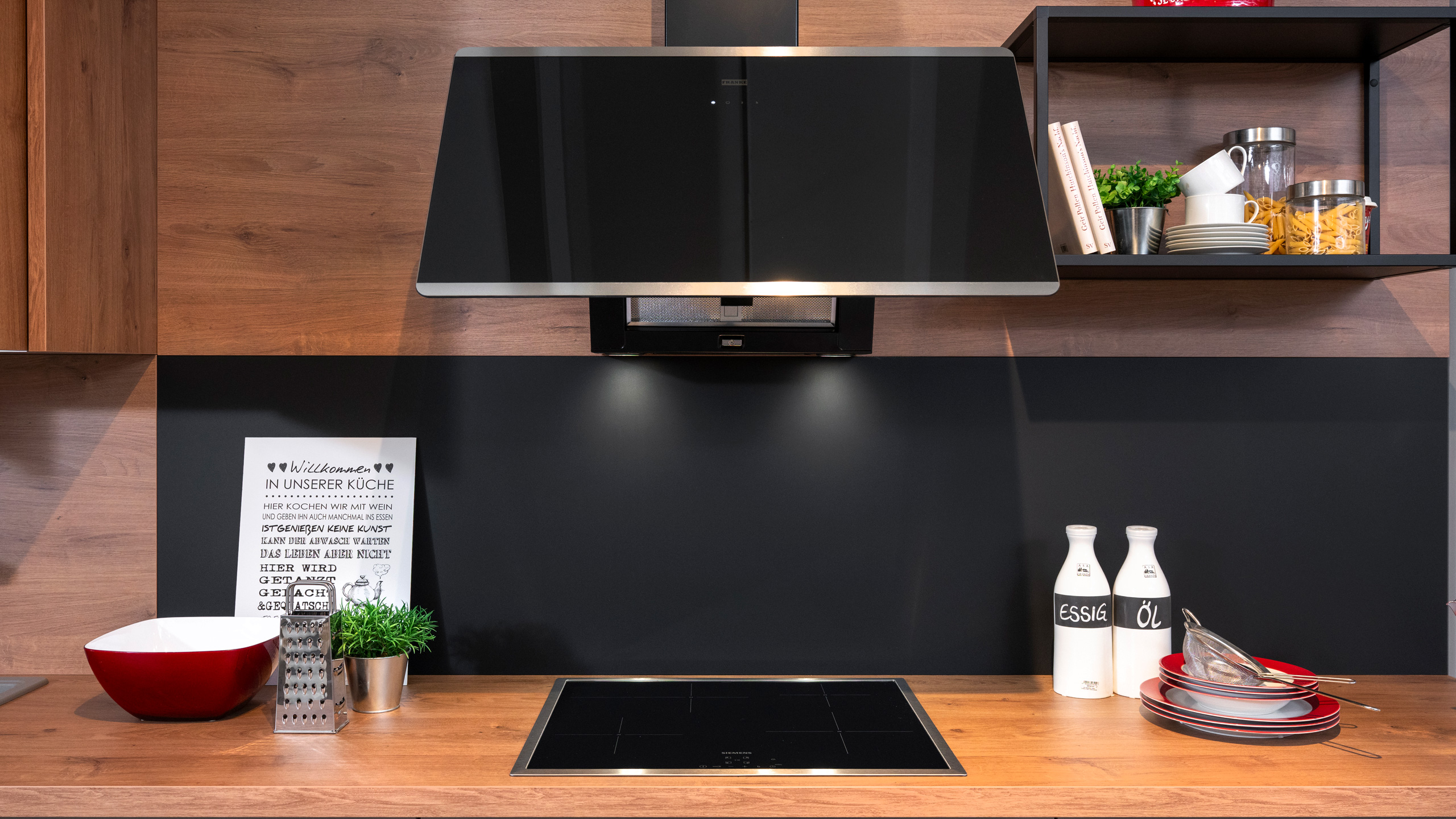 Trendige Küchenzeile "Mattea Colour" von Wert Küche