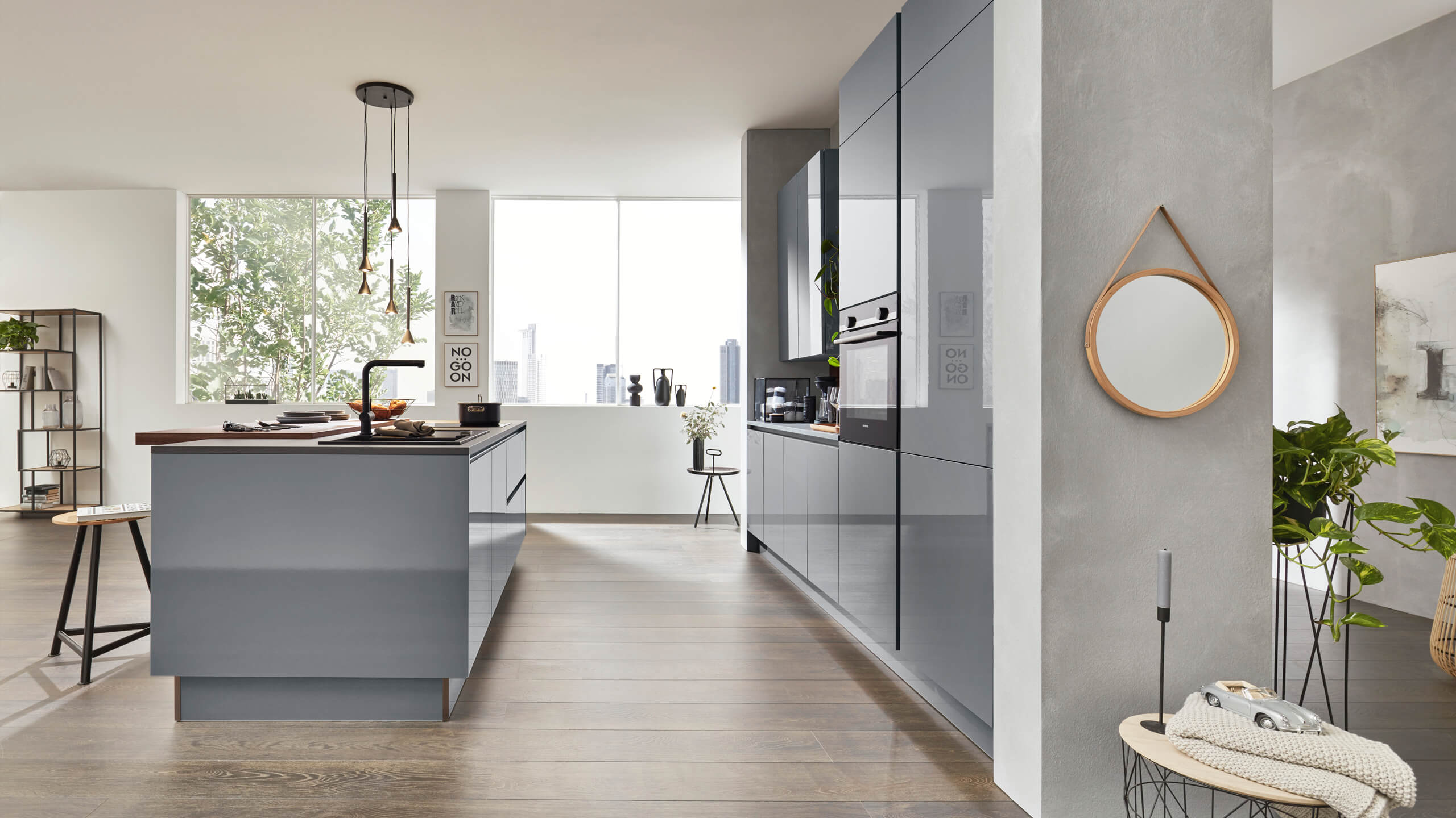 Grifflose Designküche "Serie 3042" mit Insel von Interliving