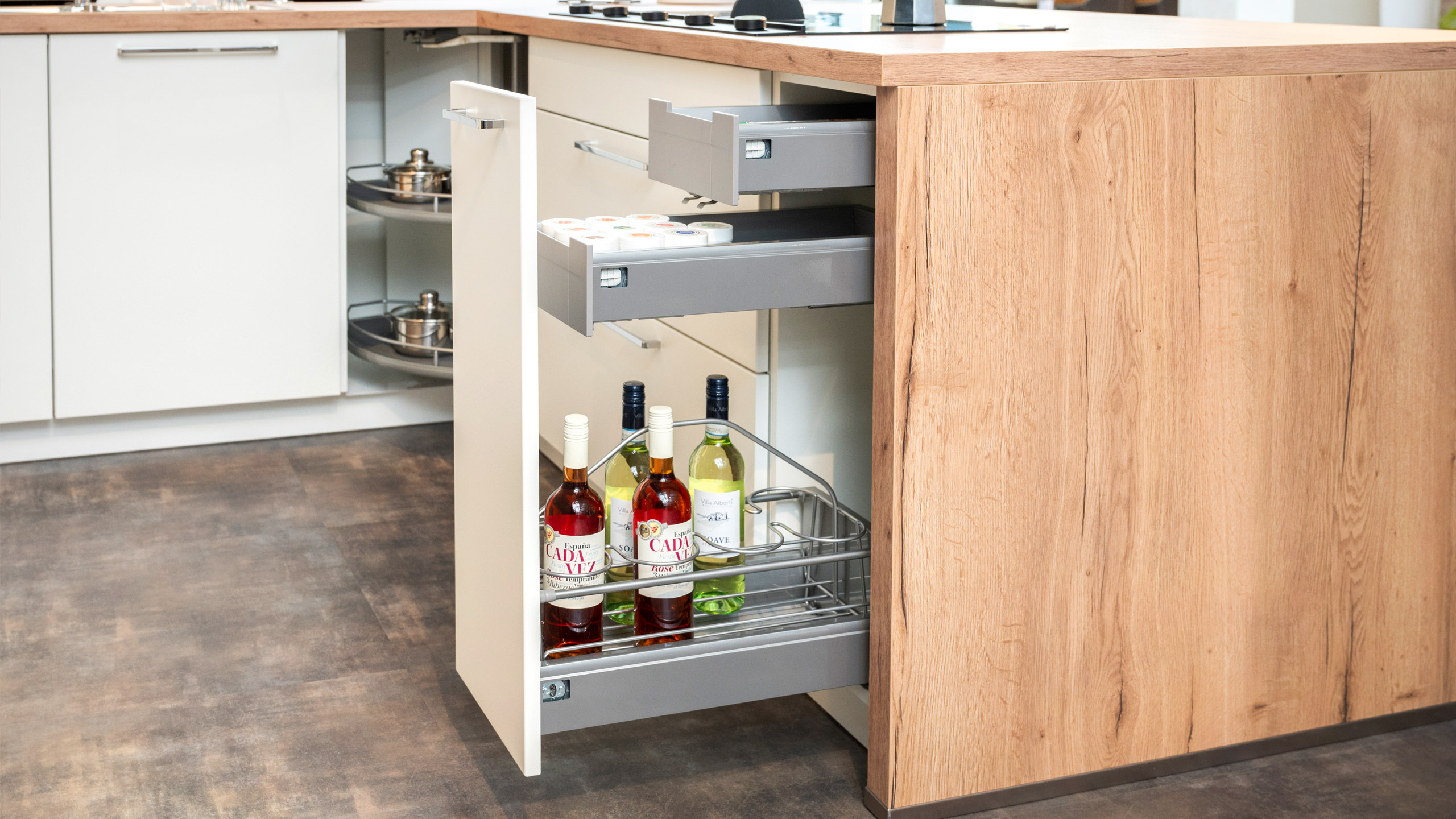 Helle Familienküche "Fashion" in U-Form von Nobilia