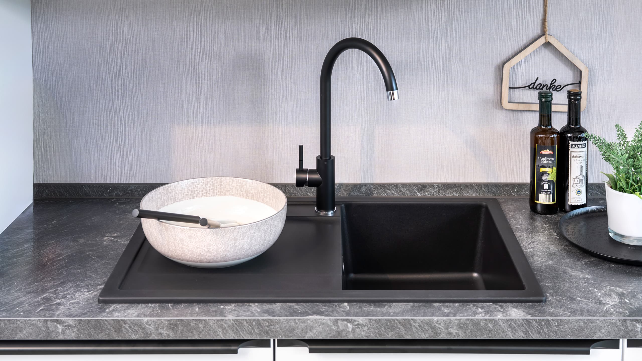 Moderne Singleküche "Laser" von Nobilia