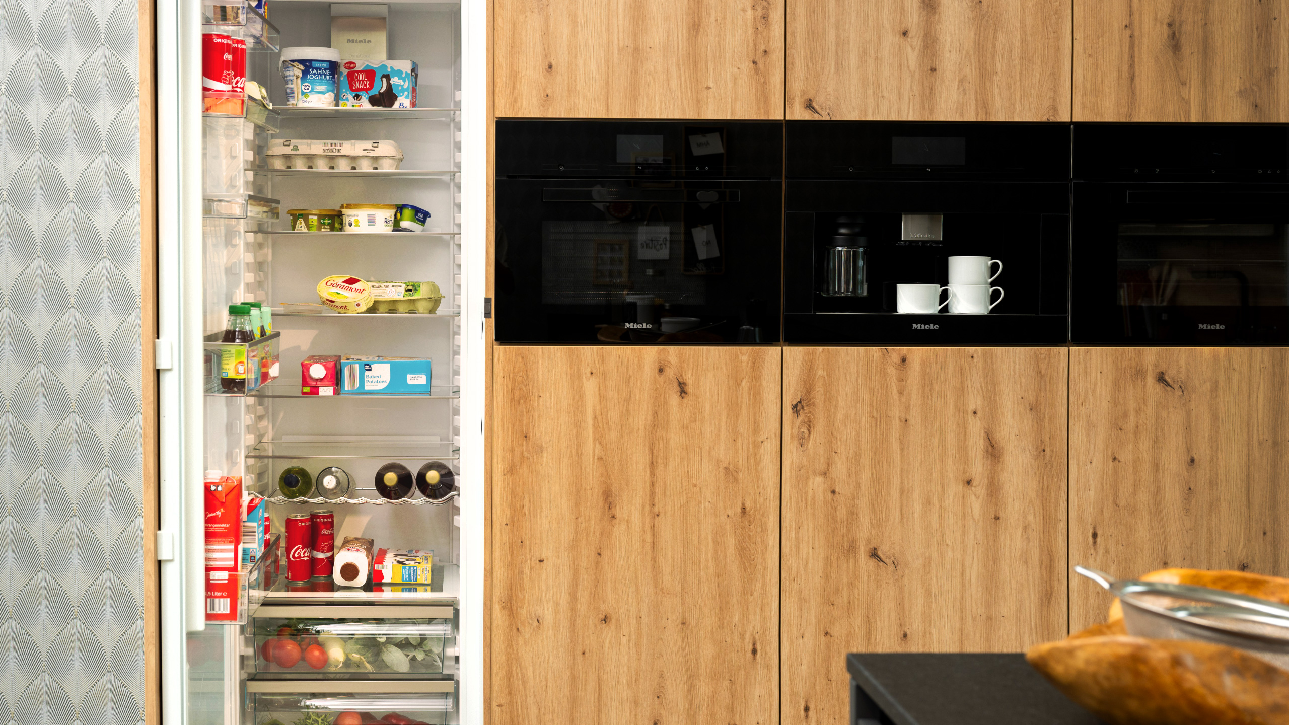 Moderne, stilvolle Inselküche Modell "Fino" von Wert Küche