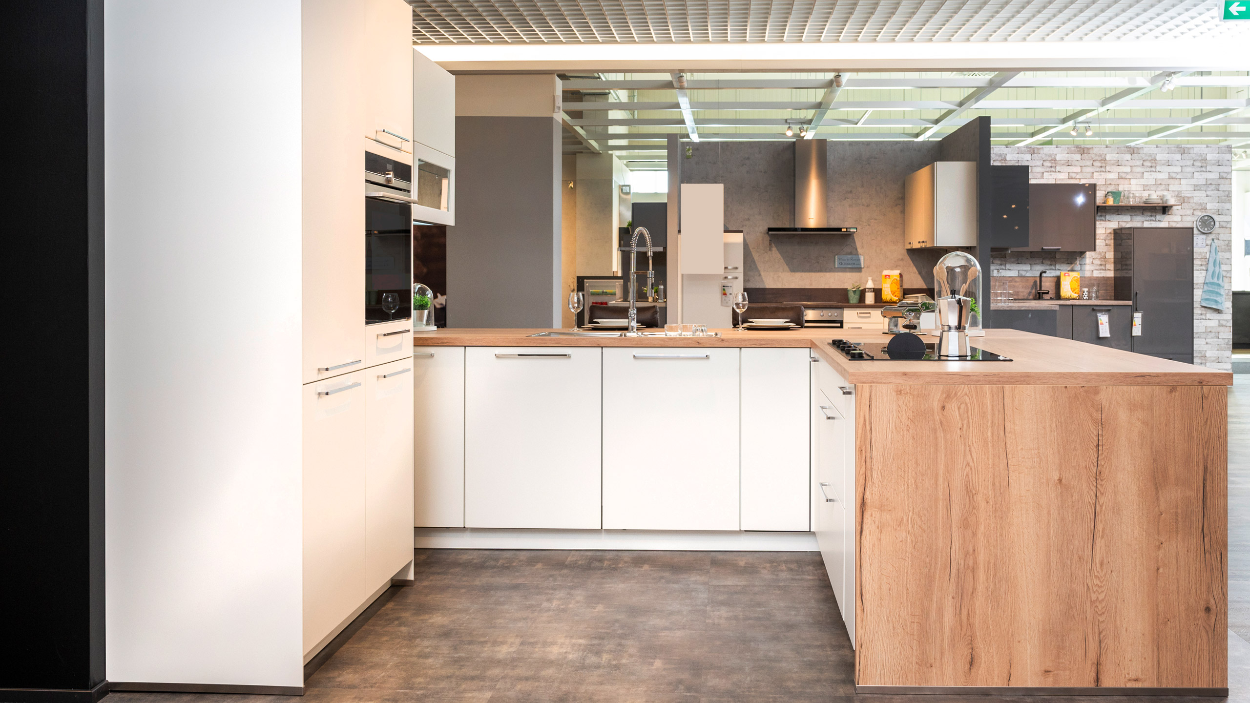 Helle Familienküche "Fashion" in U-Form von Nobilia