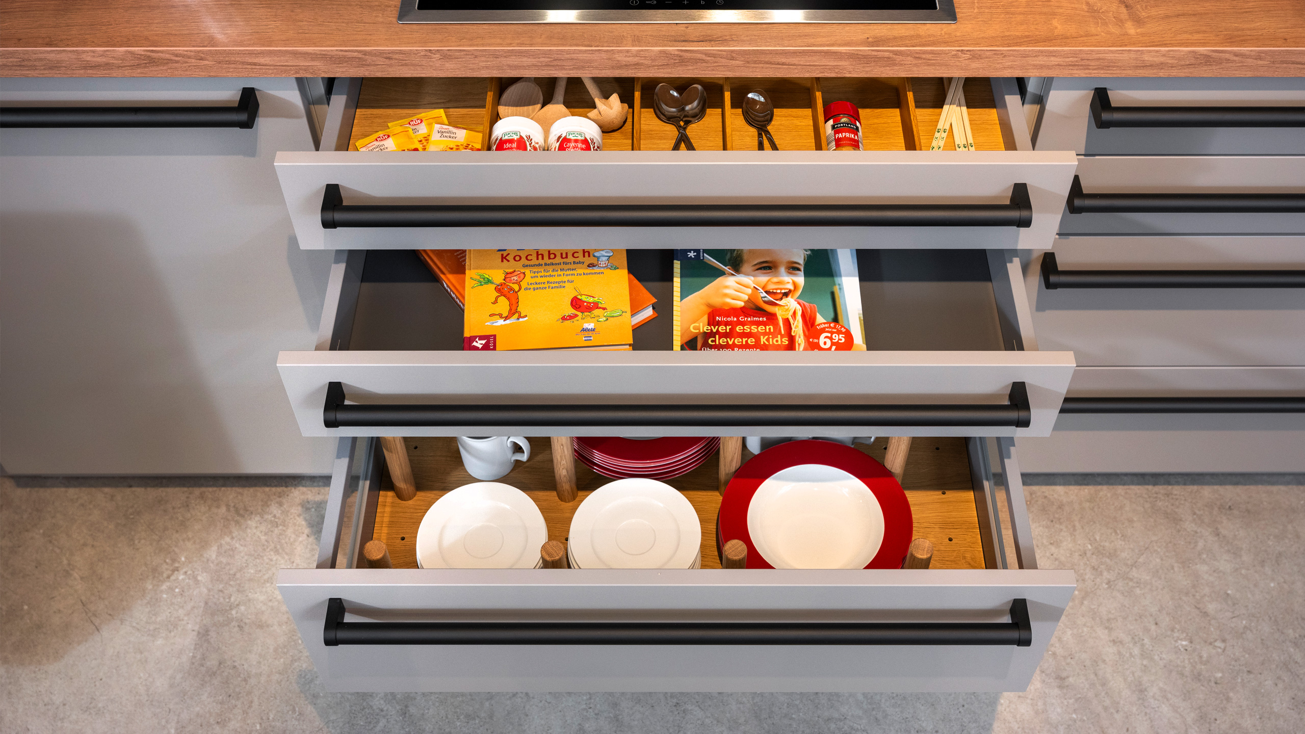 Trendige Küchenzeile "Mattea Colour" von Wert Küche