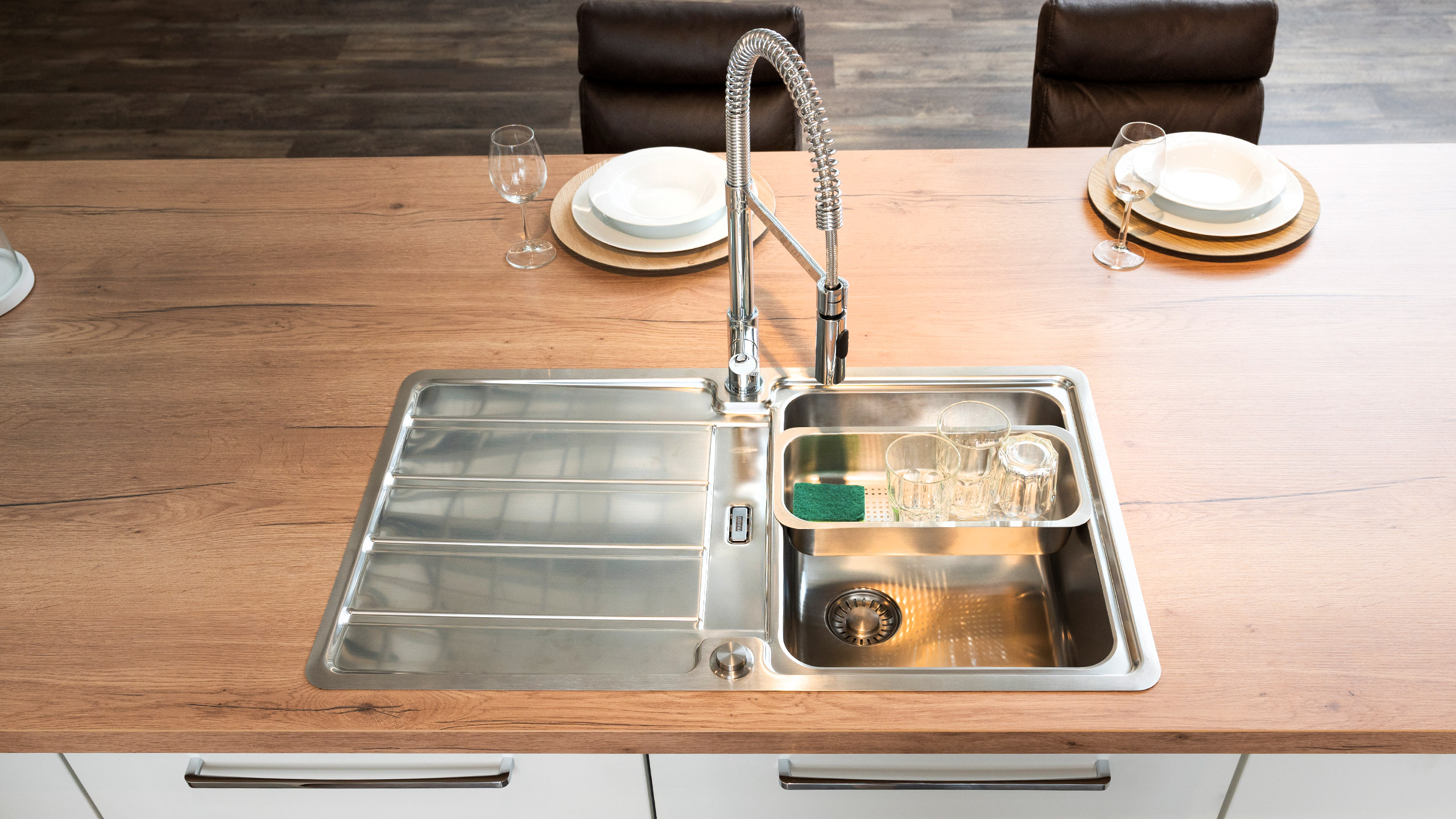 Helle Familienküche "Fashion" in U-Form von Nobilia