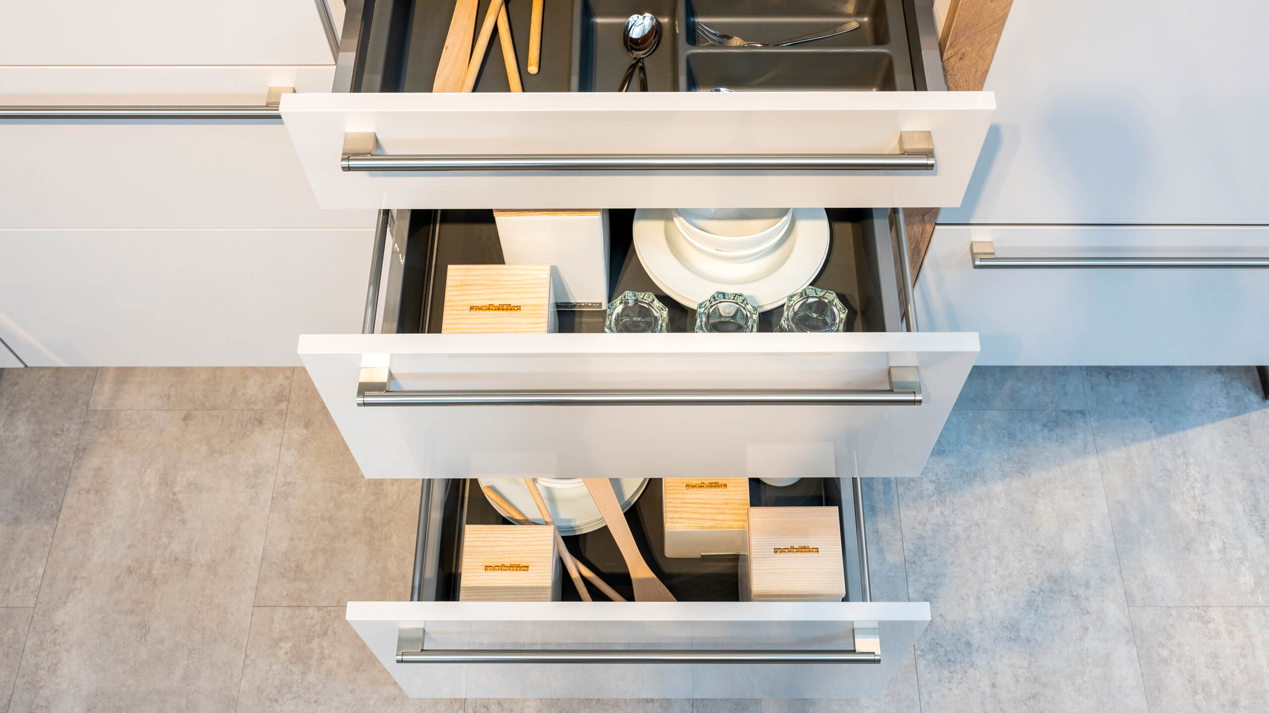 Moderne Familienfreundliche Küche "Flash" von Nobilia