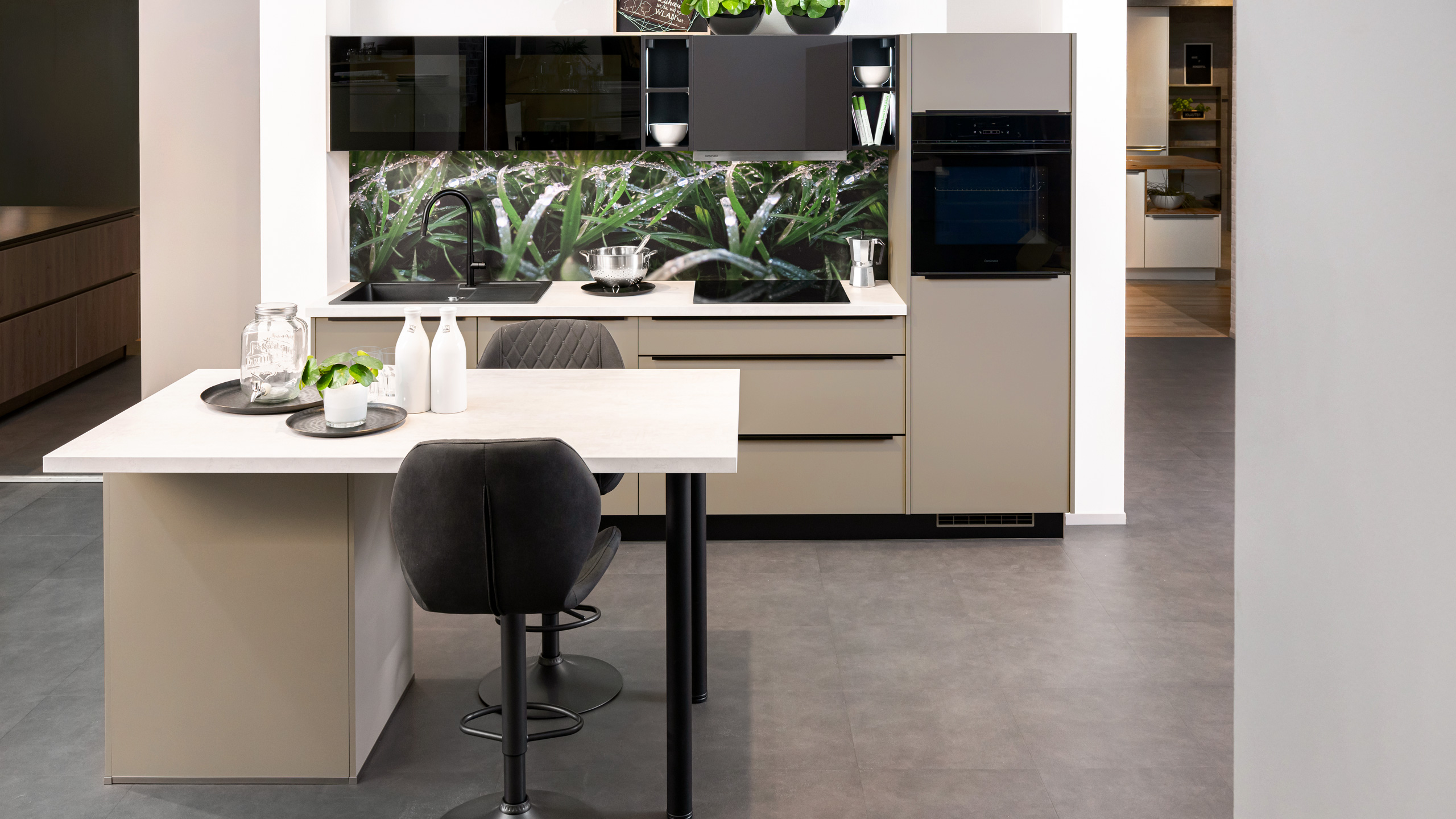 Stylische Singleküche mit Insel Modell Clean von Express