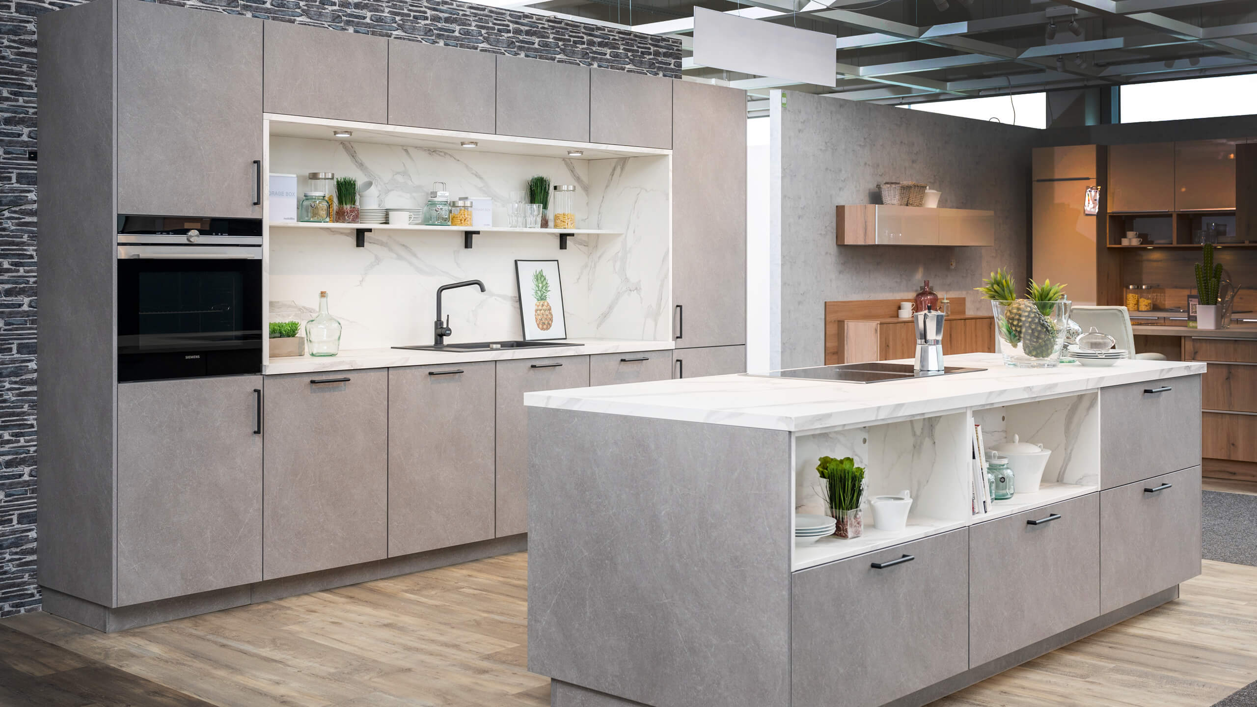 Moderne, helle Inselküche "Stone Art" von Nobilia 