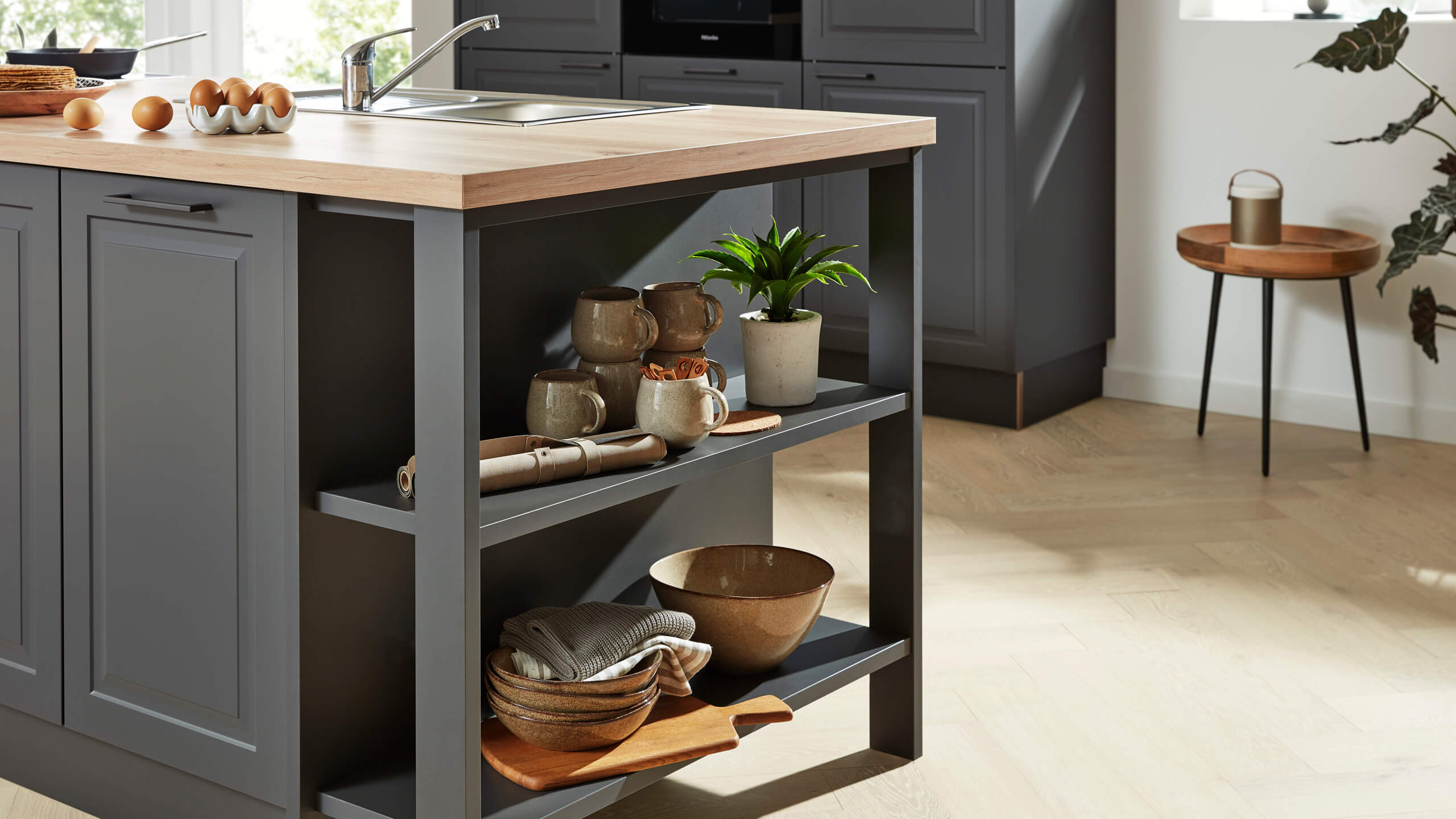 Landhausküche "Serie 3044" mit Insel von Interliving