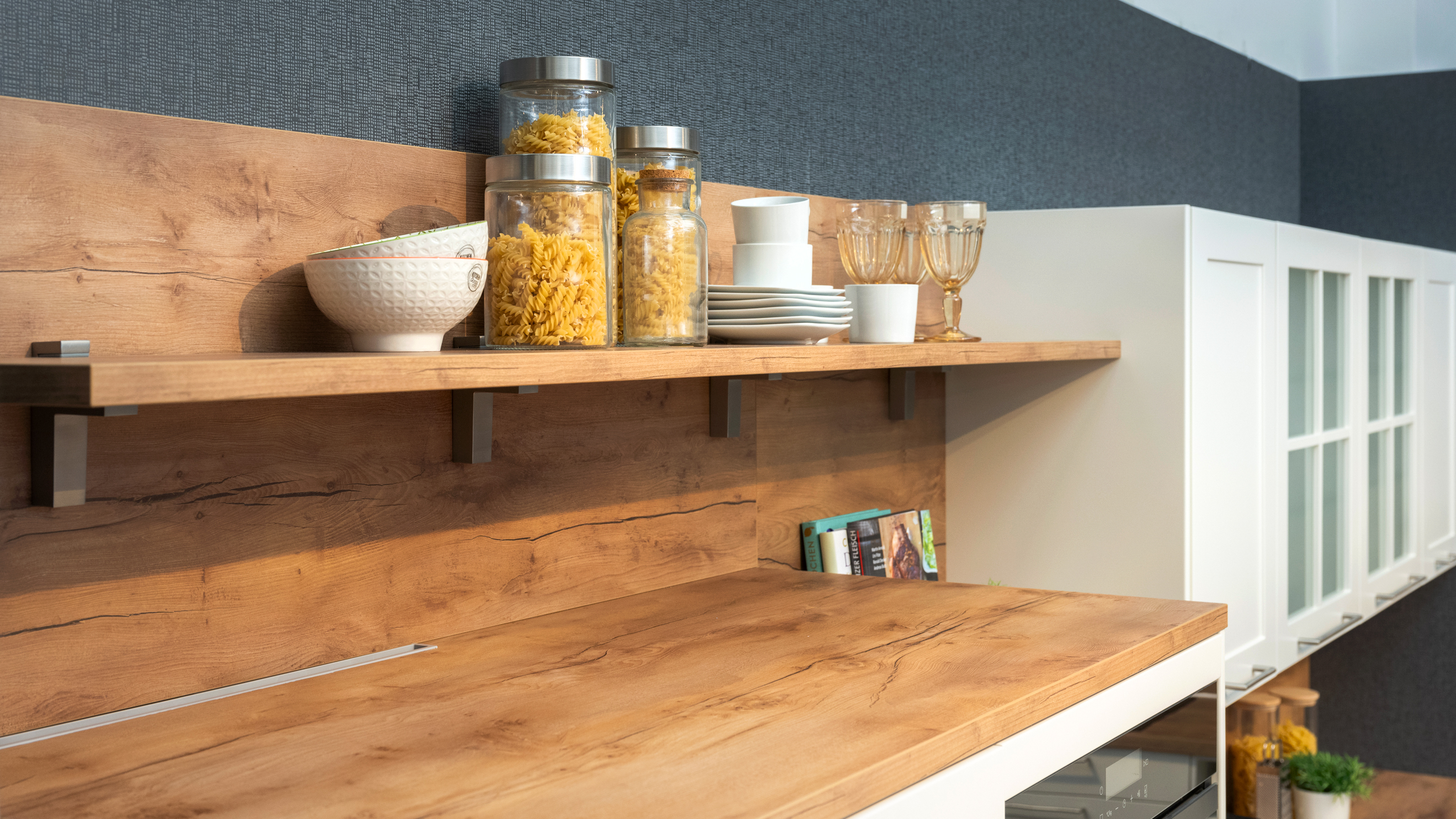 Moderne, geräumige Landhausküche Modell Nordic von Nobilia