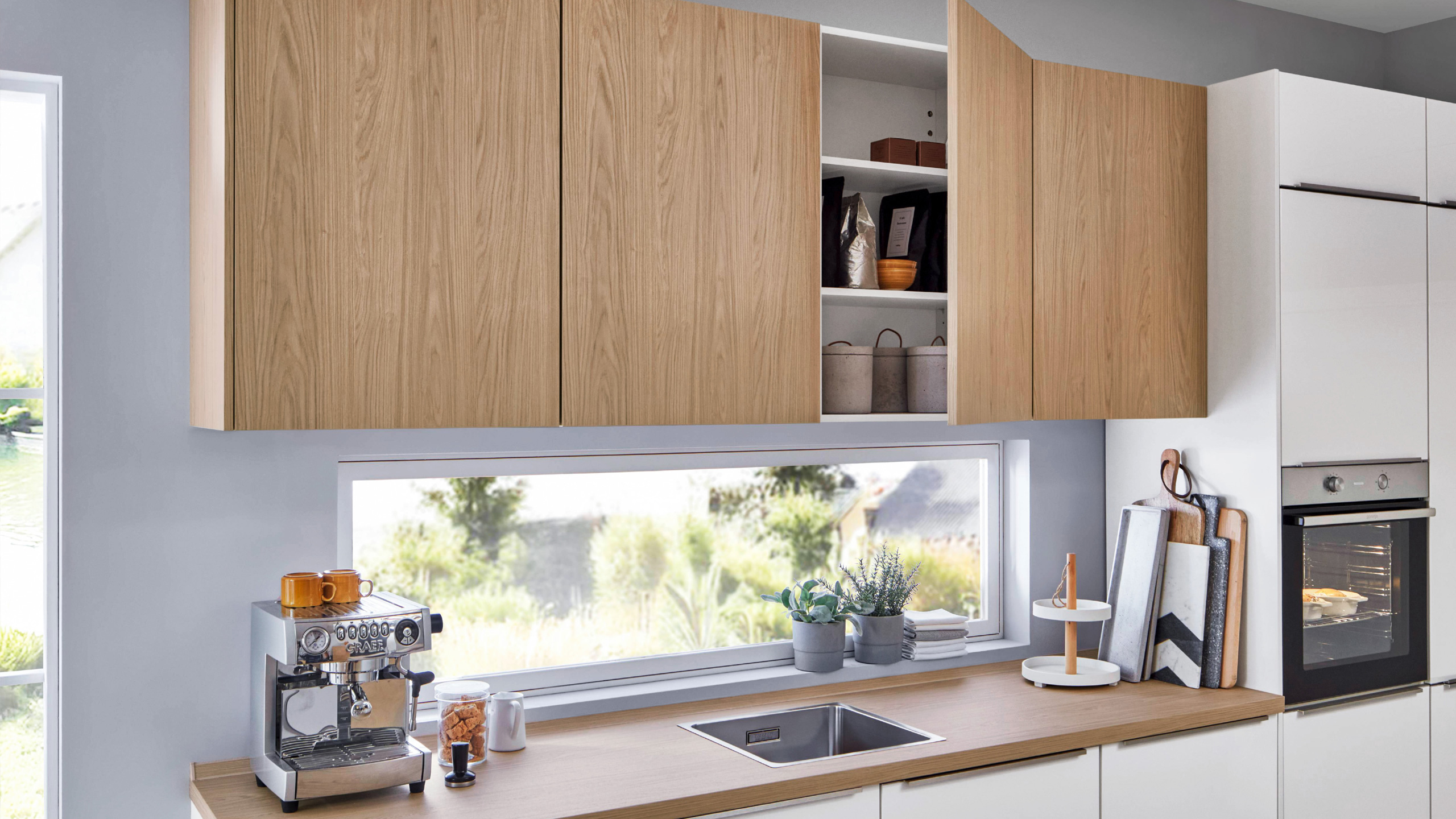 Grifflose Familienküche "Novalux" von Nobilia