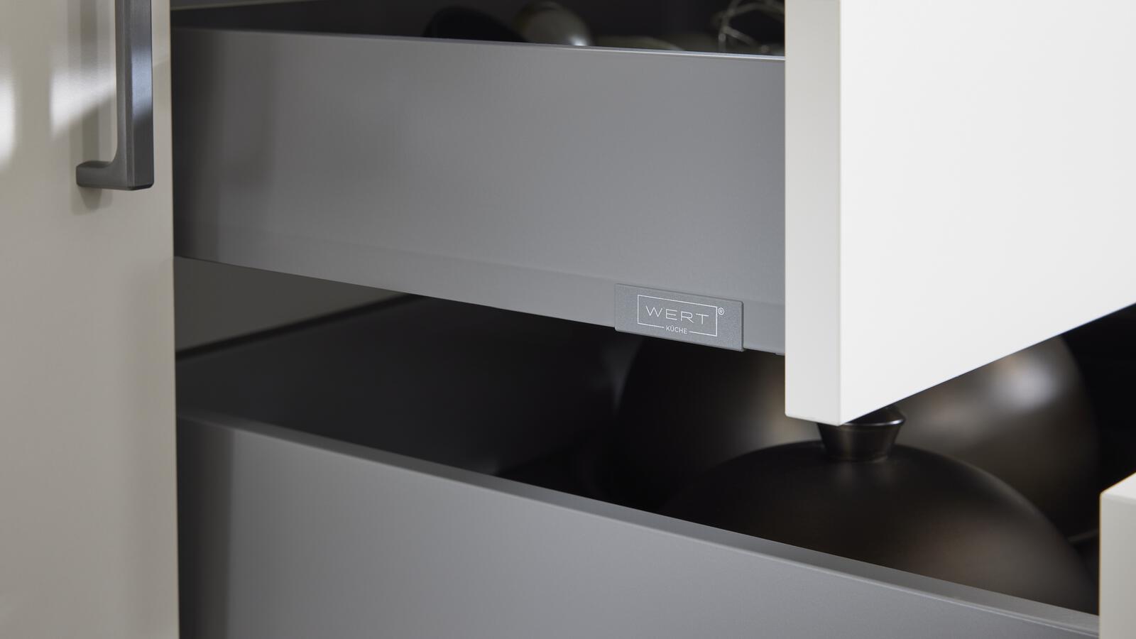 Moderne Familienküche "Nora" mit Insel von Wert Küche