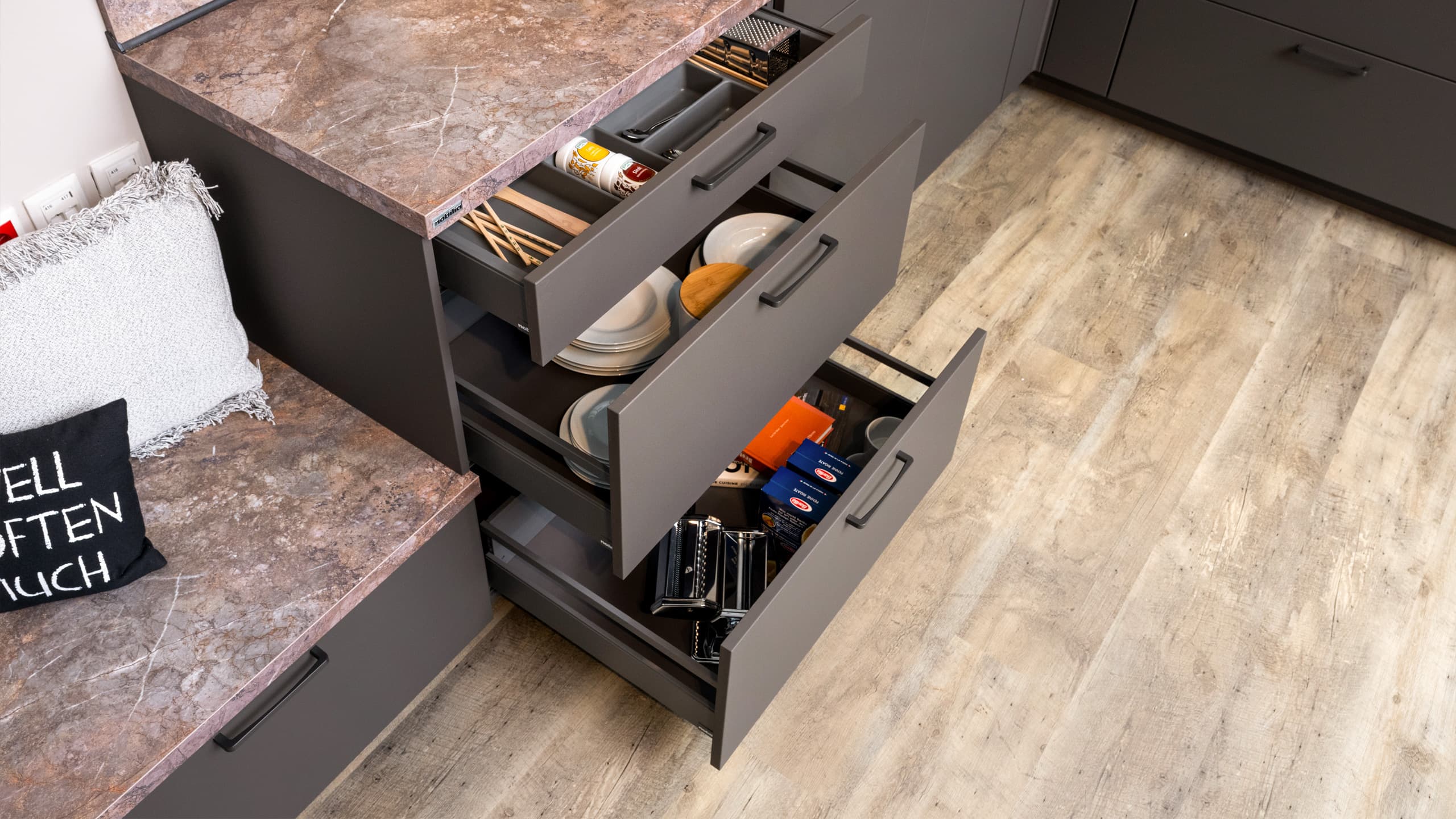 Moderne L-Küche "Softline" von Nobilia