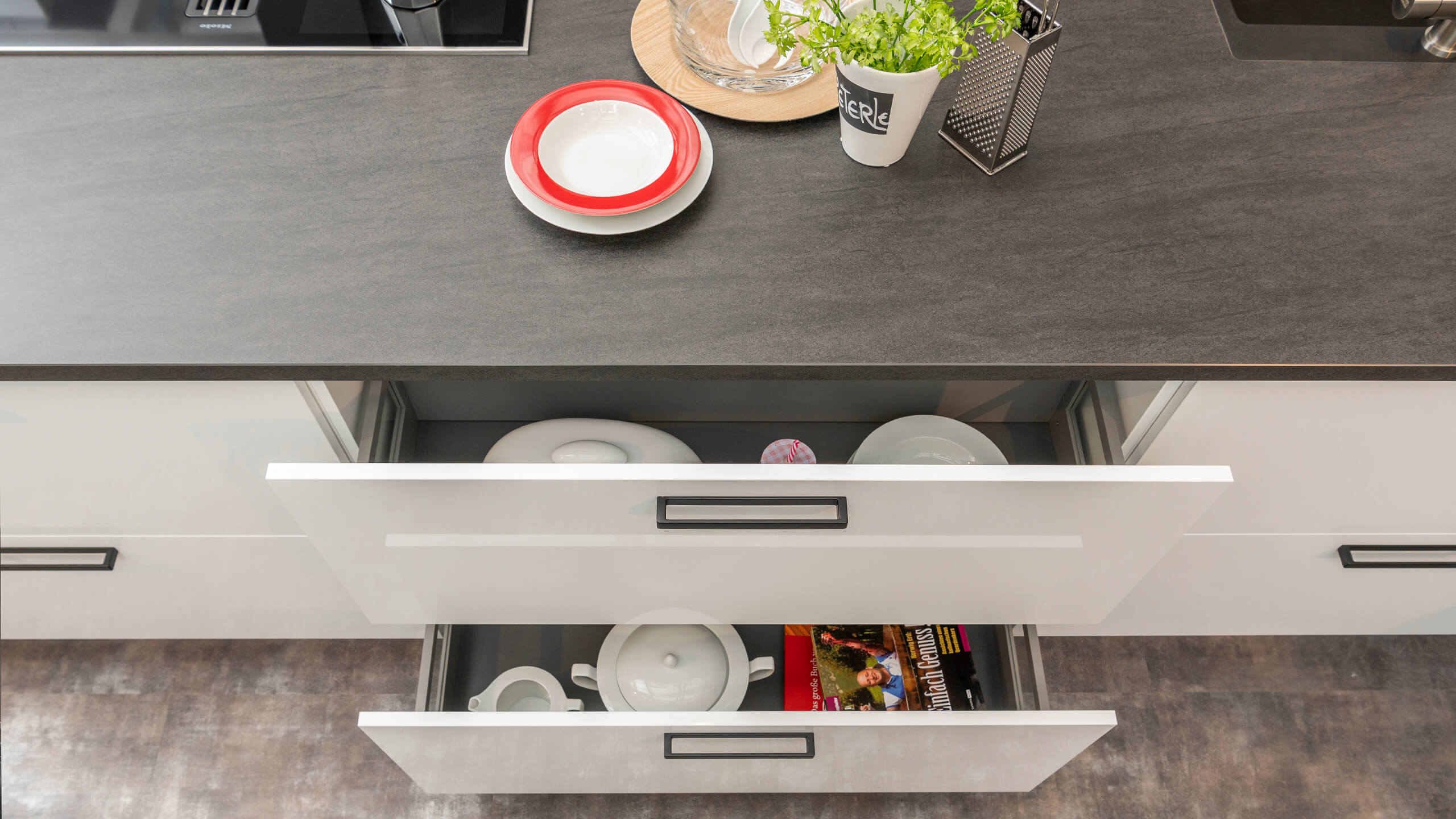 Stilvolle Inselküche "Fino Matt" von Wert Küche