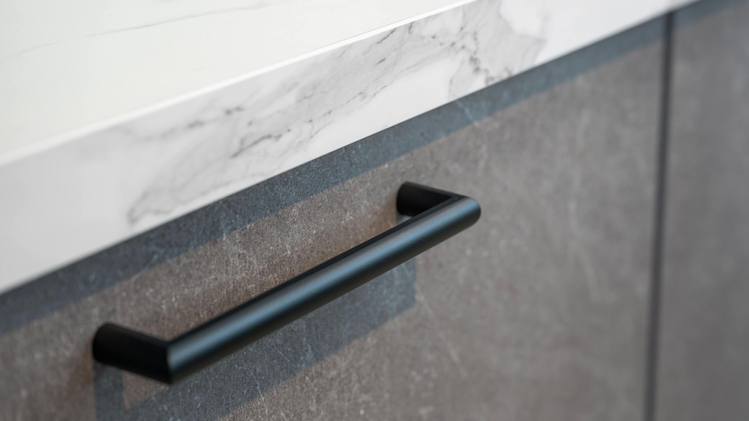 Moderne, helle Inselküche "Stone Art" von Nobilia 