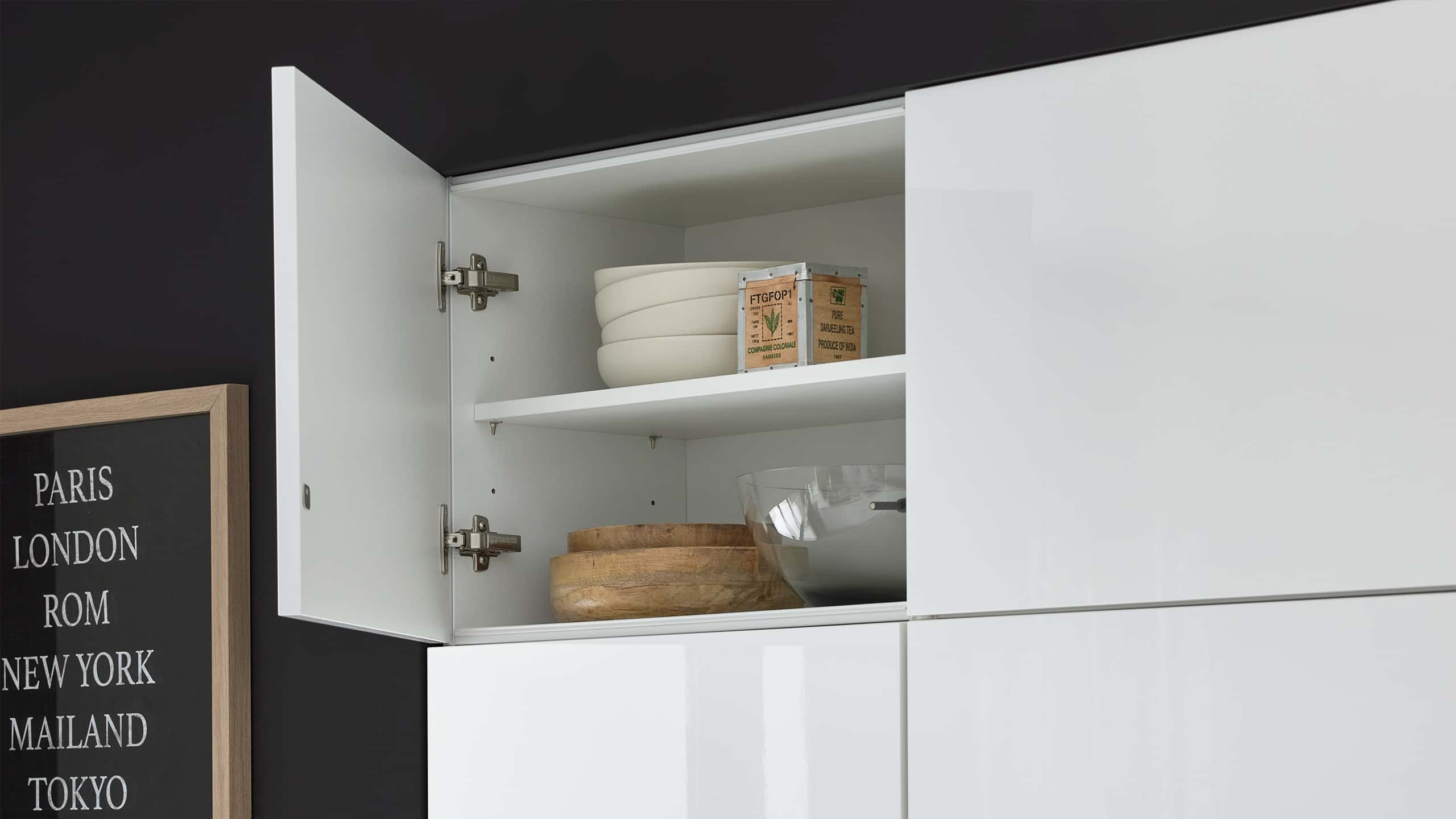 Grifflose Designküche "Serie 3066" von Nobilia