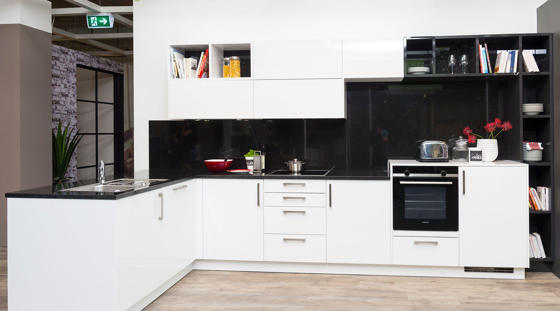 Klassische L-Küche "Pienza Plus" von Wert Küche