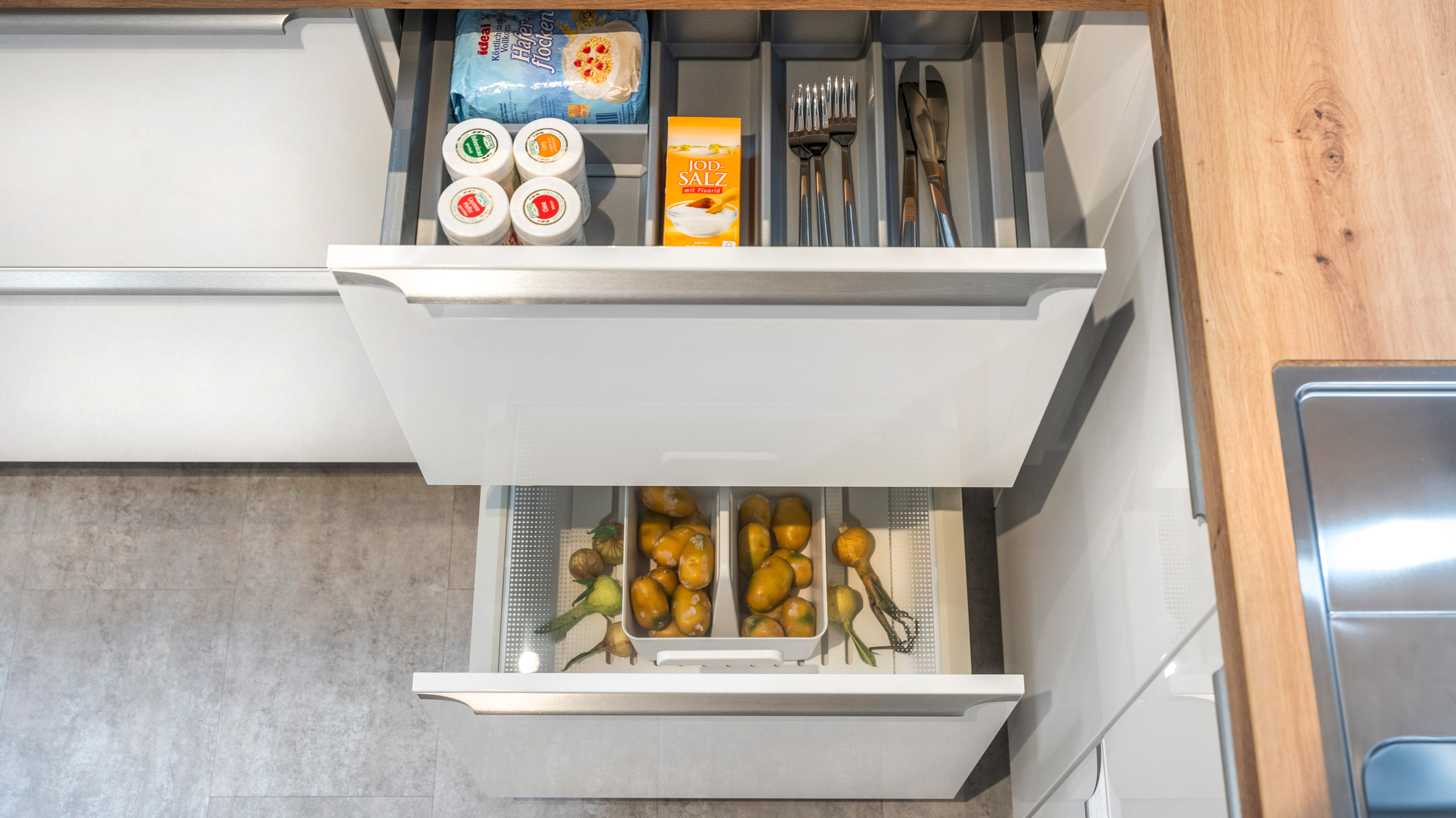 Helle Familienküche Modell Lux von Nobilia