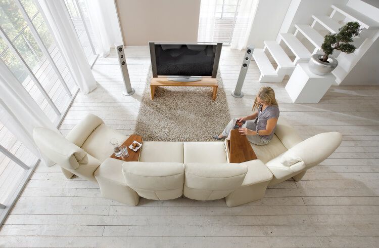 moebel-berning-lingen-rheine-markenwelten-wohnen-himolla-heimkino-sofa-creme-leder-made-in-germany-relaxfunktion-abstelltisch-holz