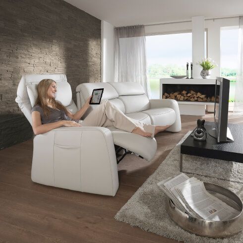 moebel-berning-lingen-rheine-markenwelten-wohnen-himolla-heimkino-sofa-weiss-leder-made-in-germany-relaxfunktion-abstelltisch-holz-kopfstuetze