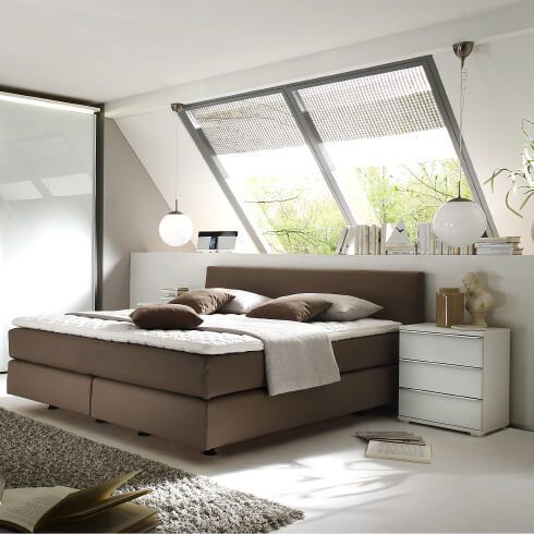 moebel-berning-lingen-rheine-markenwelten-schlafen-staud-bett-braun-kleiderschrank-beleuchtung-nachtkonsole-weiss
