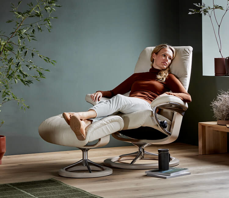 moebel-berning-lingen-rheine-osnabrueck-wohnzimmer-stressless-sessel-hocker-view-signature- paloma-fog-whitewash-model-a-xs