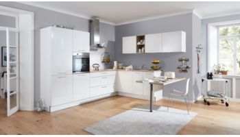 Offene Küche von Interliving Serie 3018 in Front Hochglanz, Weiss Weiß hochglanz