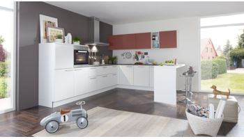 Familienfreundliche L-Küche Manhattan von Nolte Küchen mit Front in Uni Lacklaminat , Weiss und Hennarot