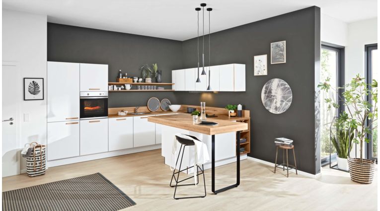 Familienküche, Interliving Serie 3043, Grundriss U-Küche, Front Weiß Softmatt