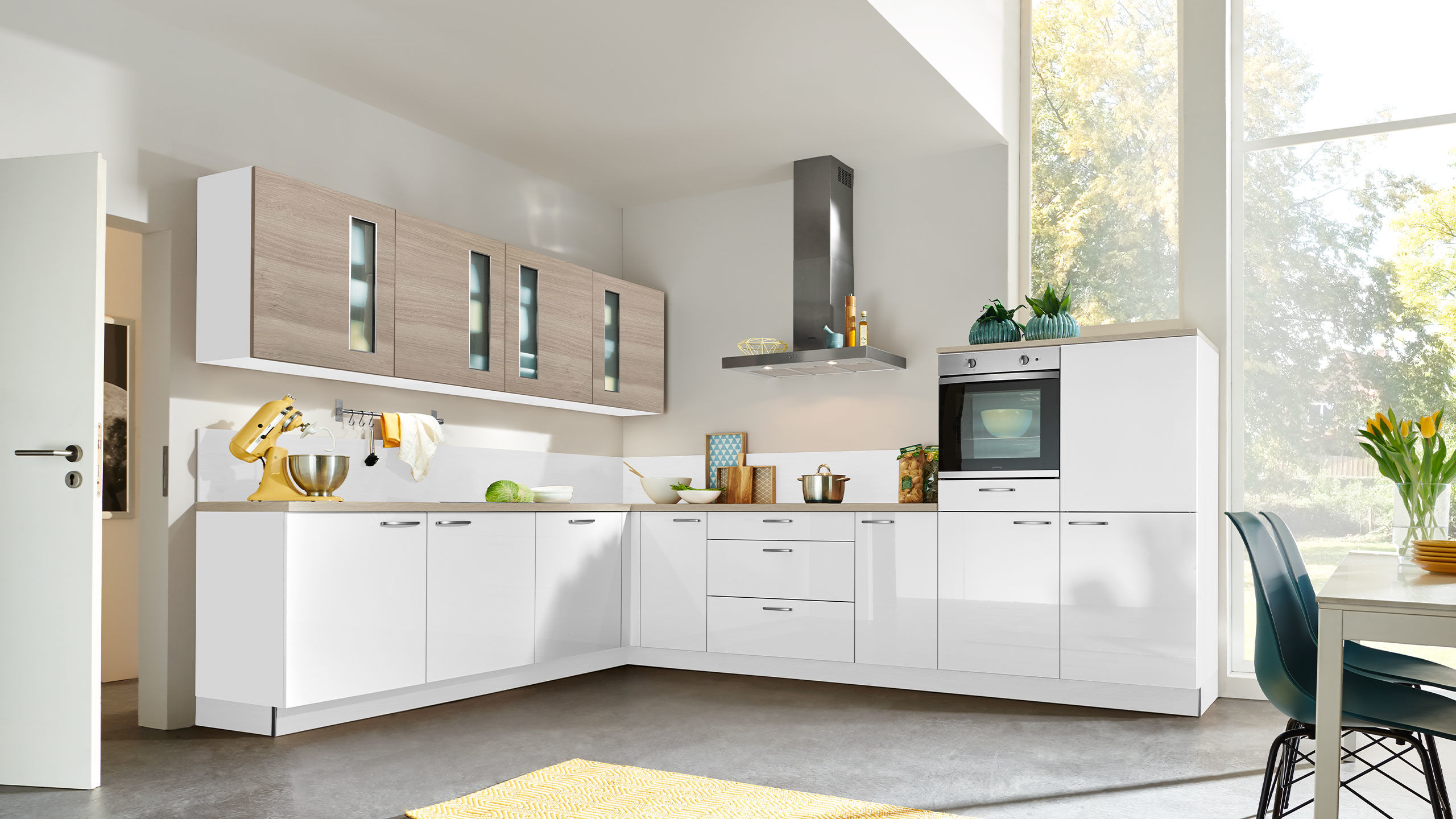 Offene LForm Küche "Lux" von Interliving Küche mit Front