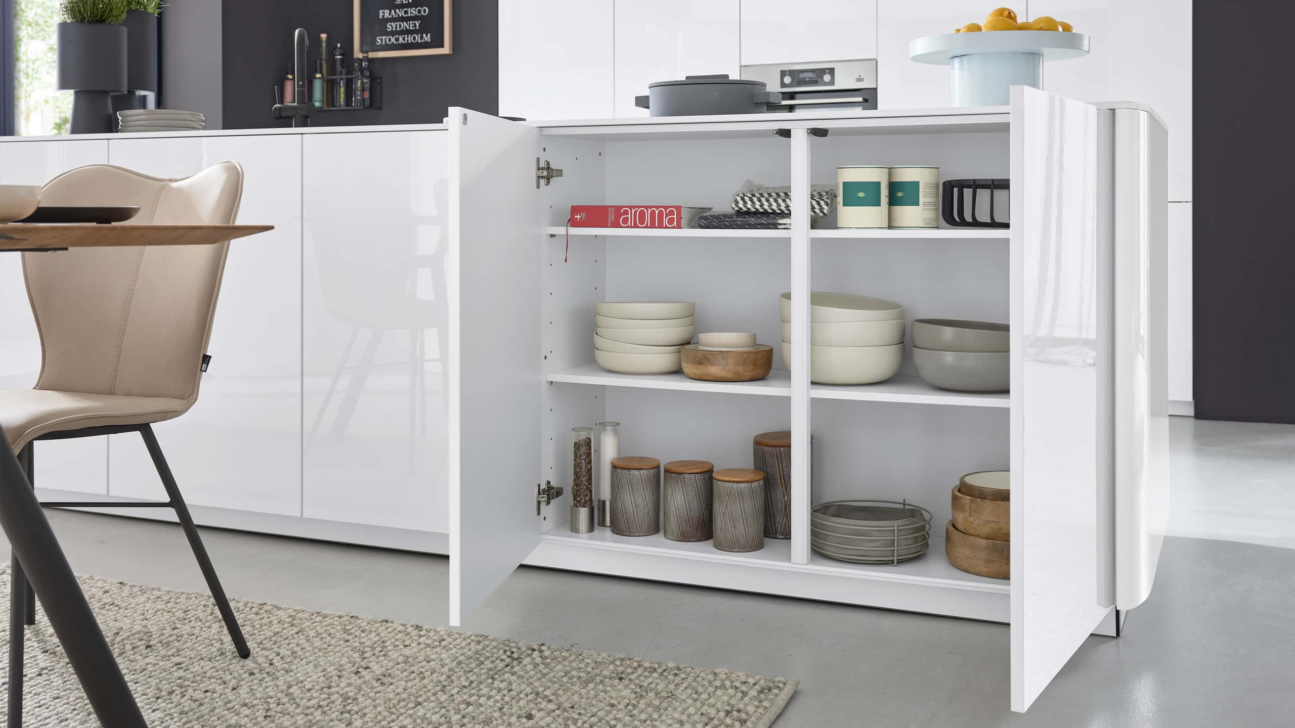 Grifflose Designküche "Serie 3066" von Nobilia