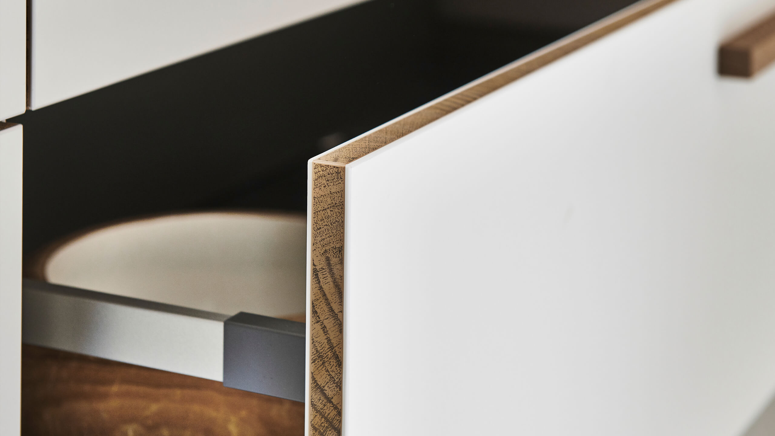 Moderne Familienküche "Flair" in L-Form von Nolte