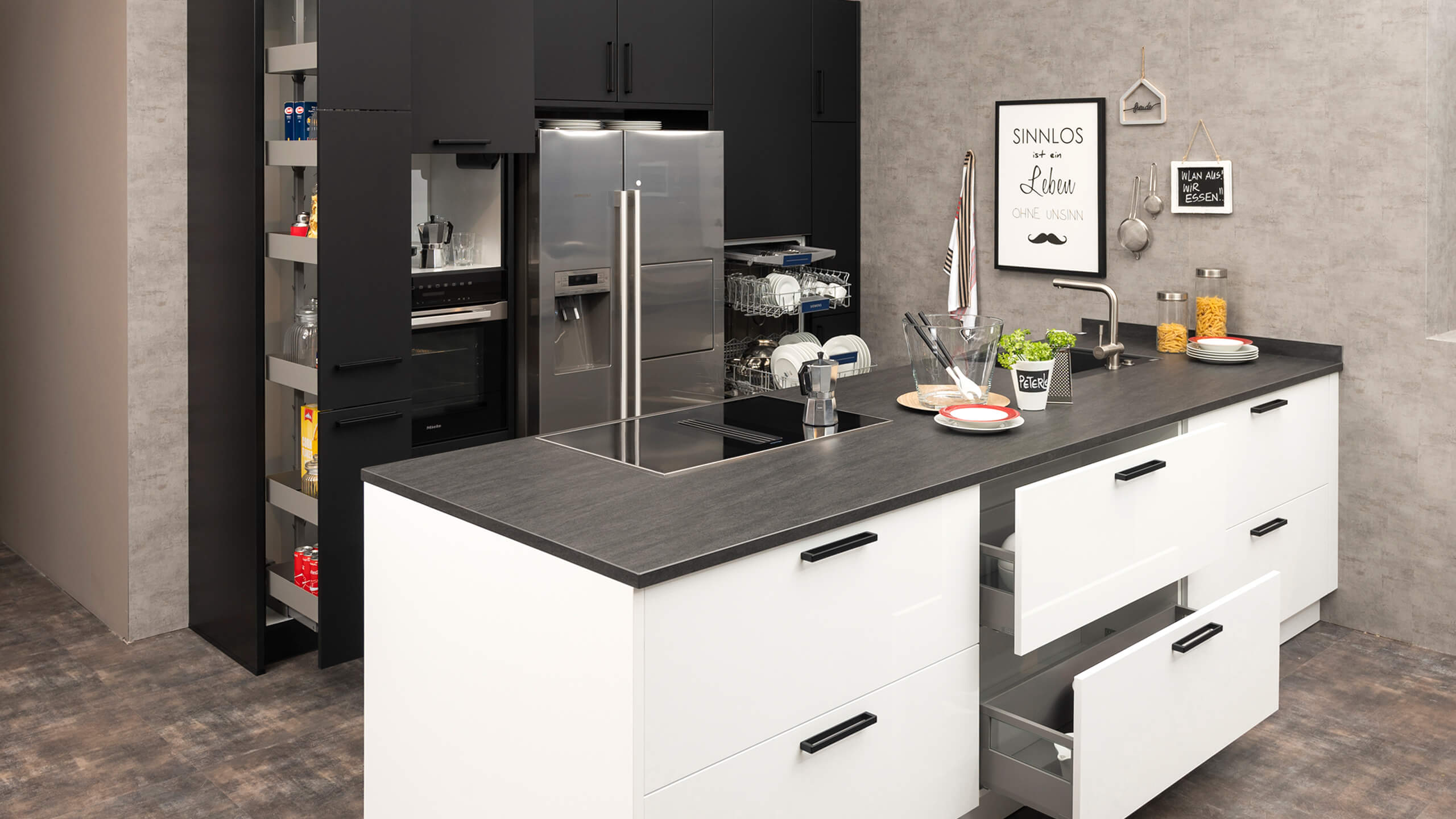 Stilvolle Inselküche "Fino Matt" von Wert Küche