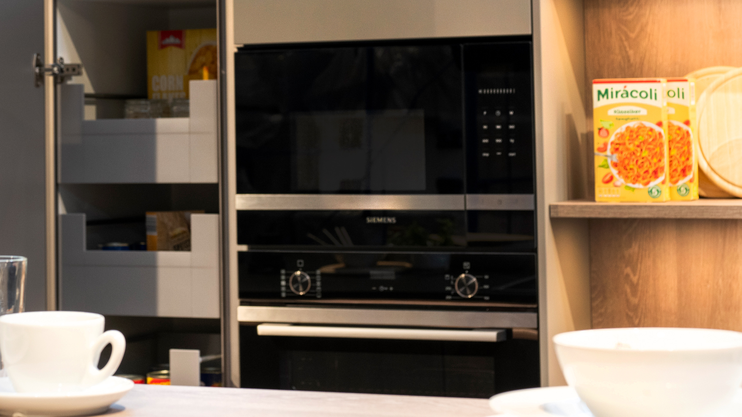 Stylische Inselküche Modell Easytouch von Nobilia 