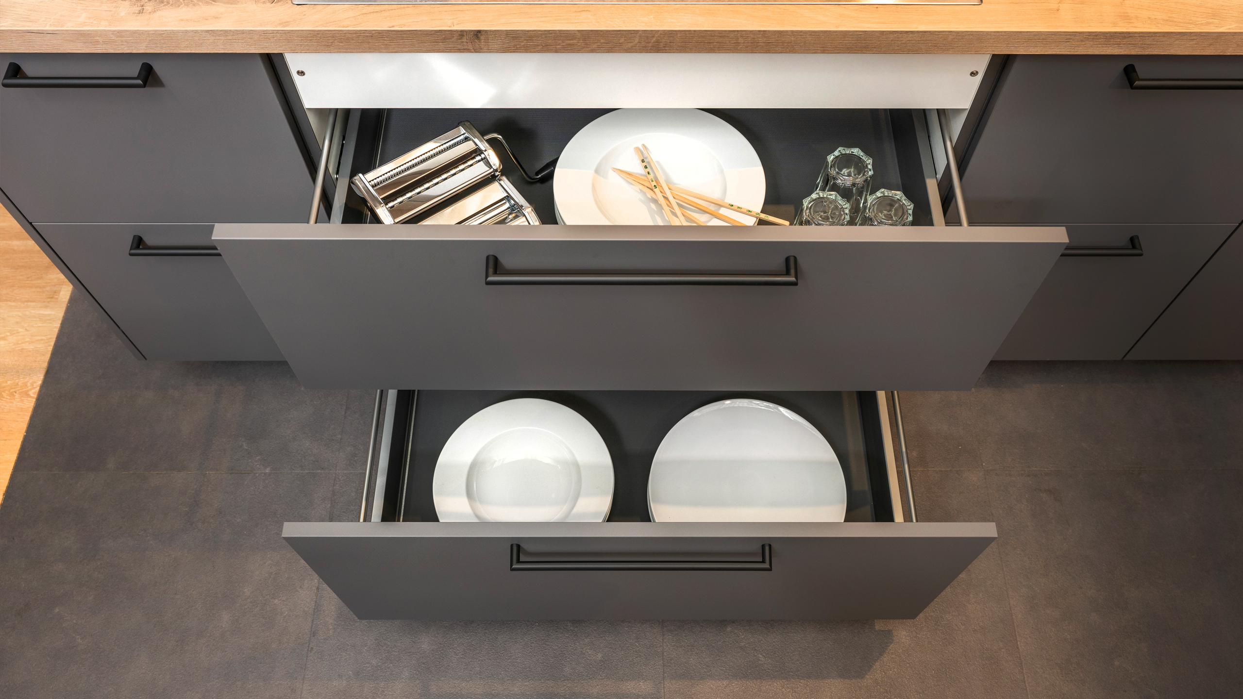 Moderne Trendküche "Senso" in L-Form von Nobilia