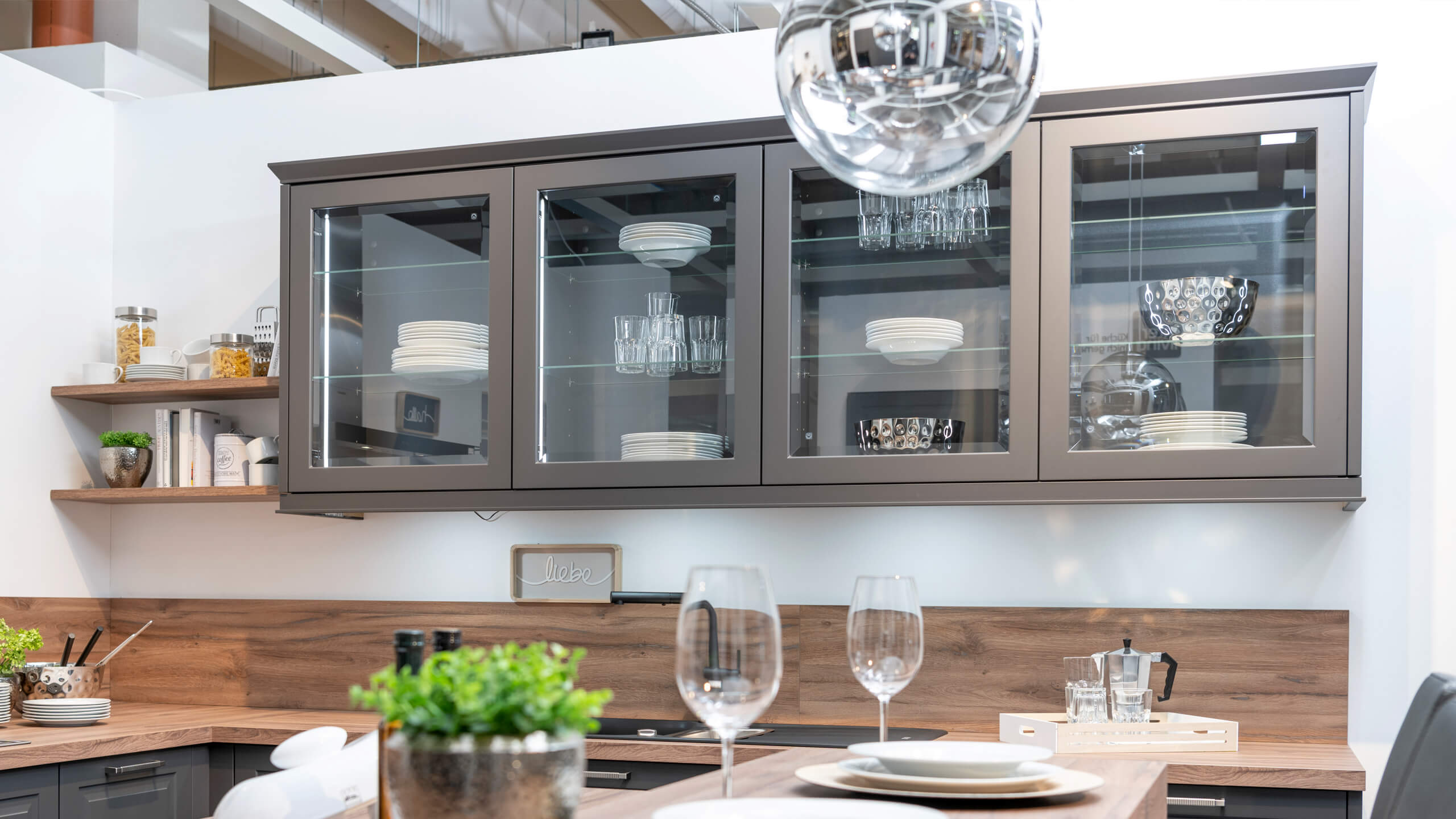 Rustikale Landhausküche mit Insel "lL 3390" von Interliving