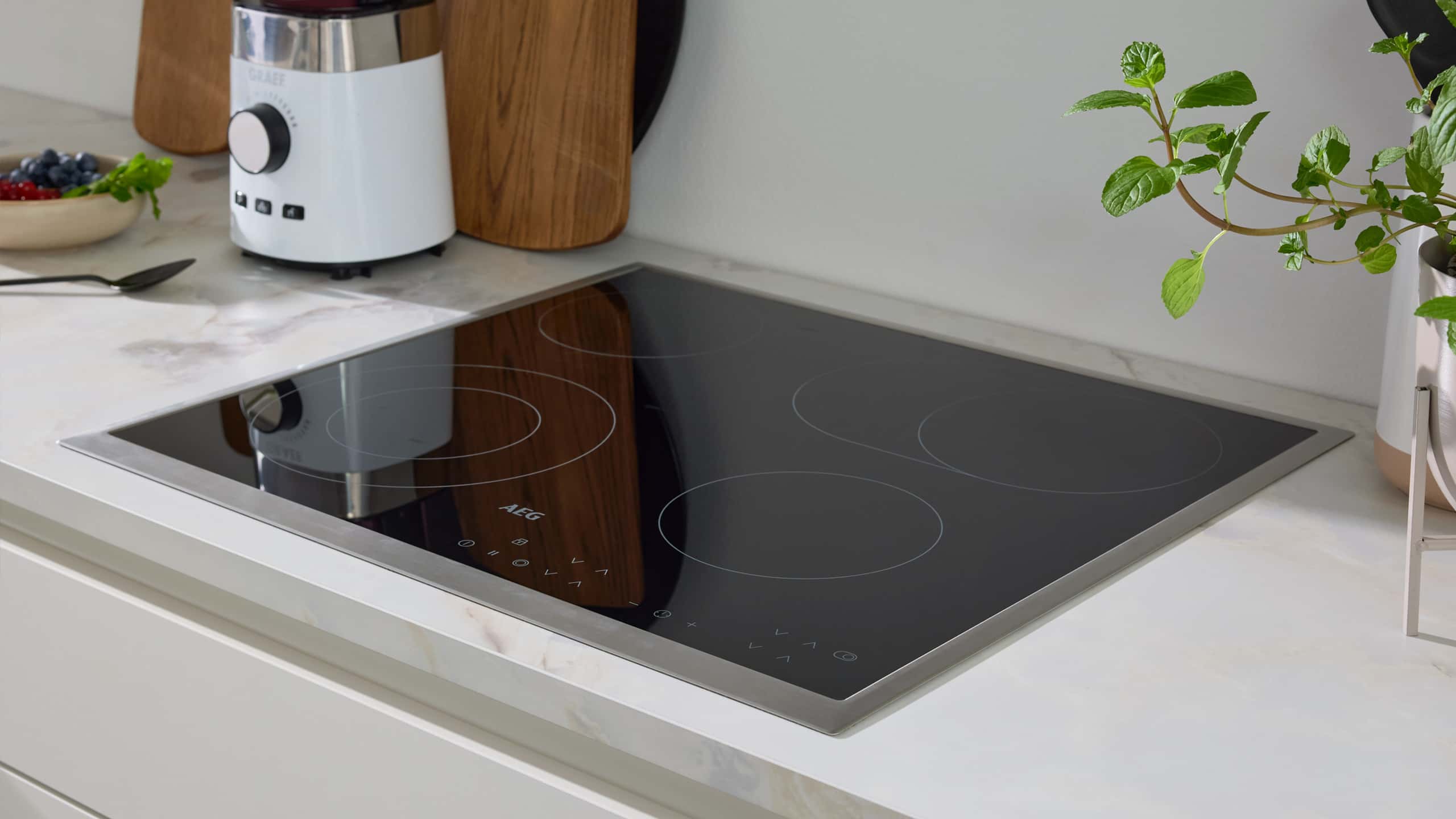 moderne, grifflose L-Küche "Serie 3089" von Interliving