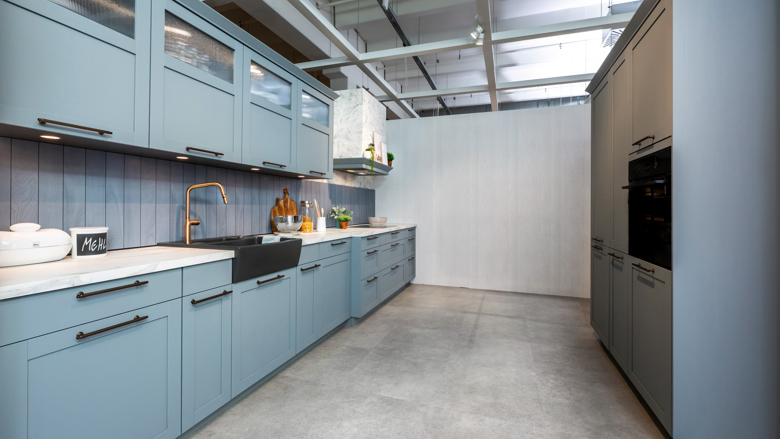 Trendige Landhausküche "Frame" von Culineo