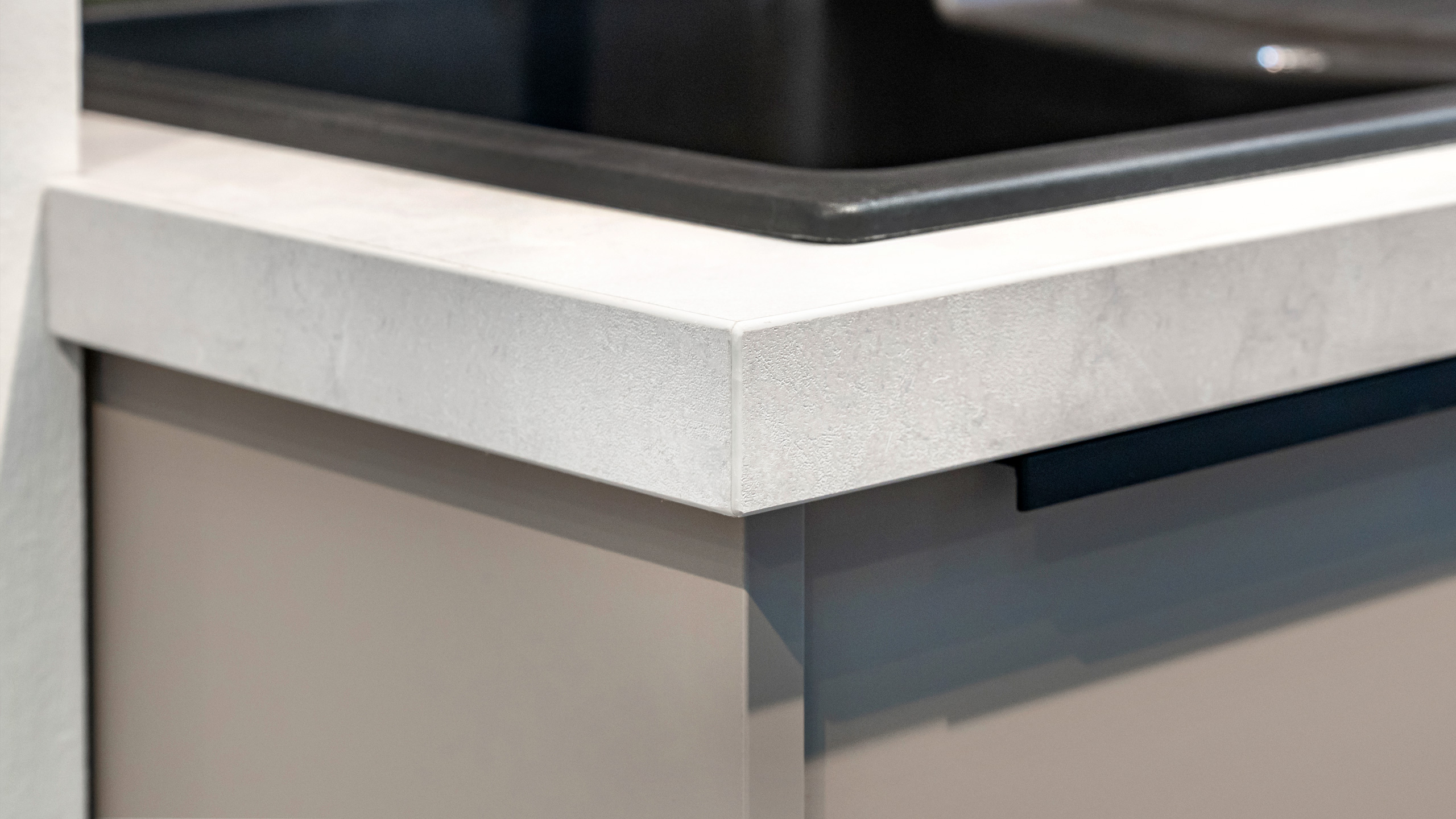 Stylische Singleküche mit Insel Modell Clean von Express