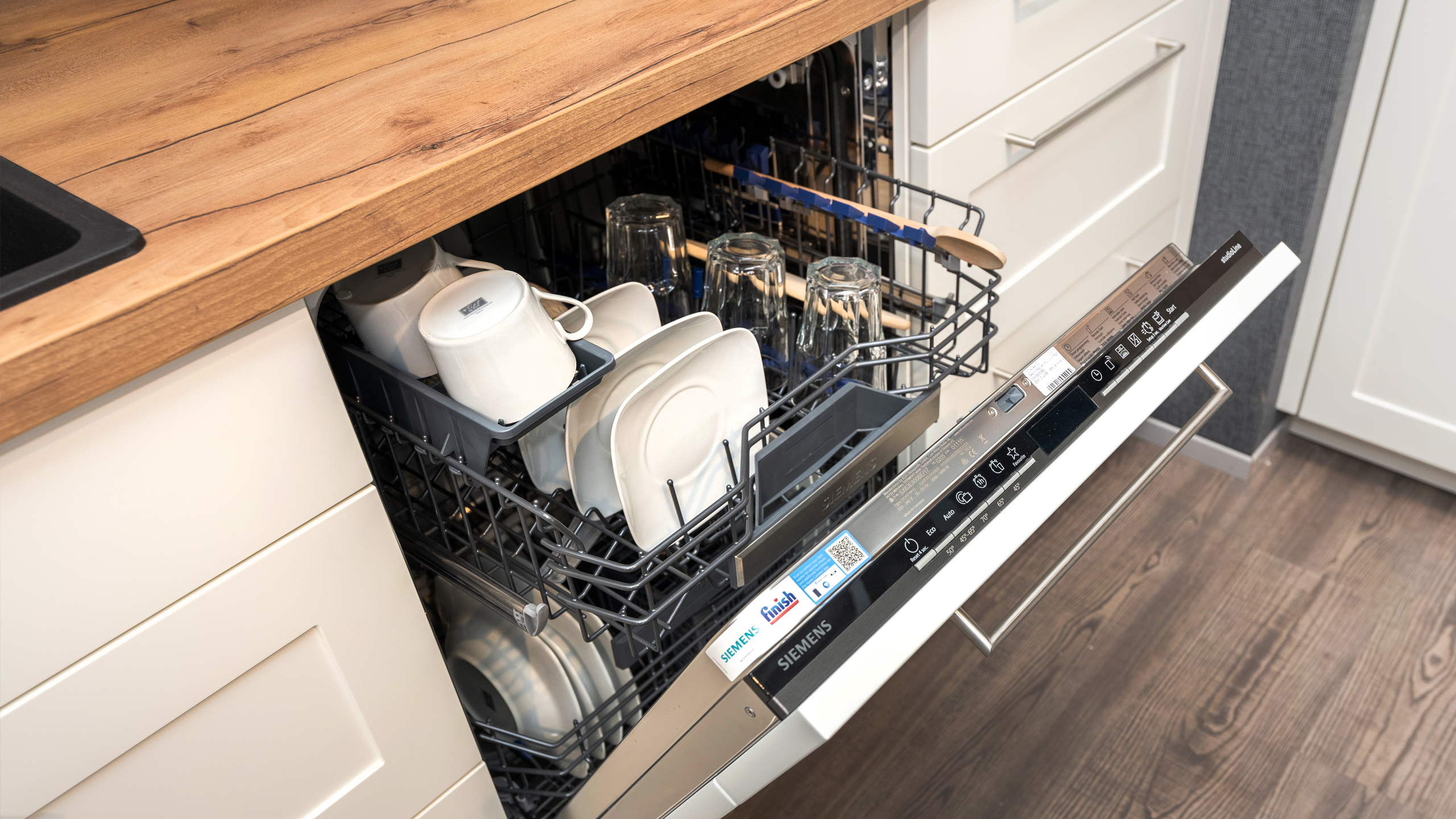 Moderne, geräumige Landhausküche Modell Nordic von Nobilia