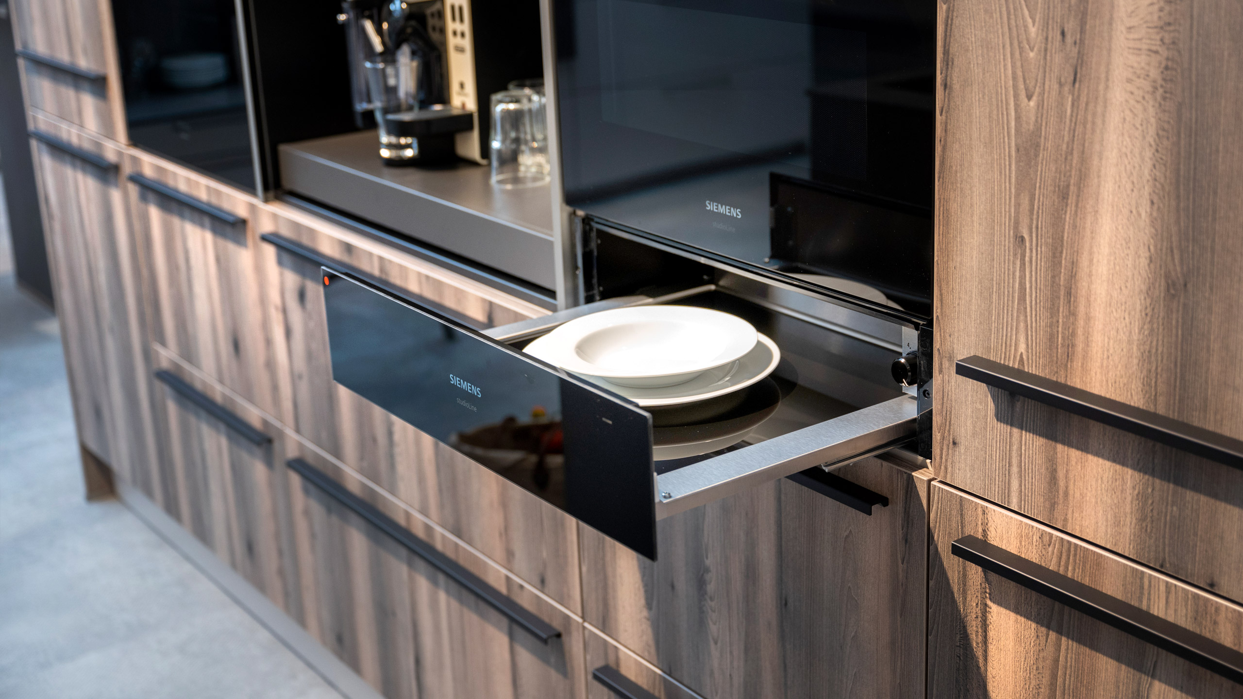 Großräumige, edle T-Küche "Siena" von Wert Küche