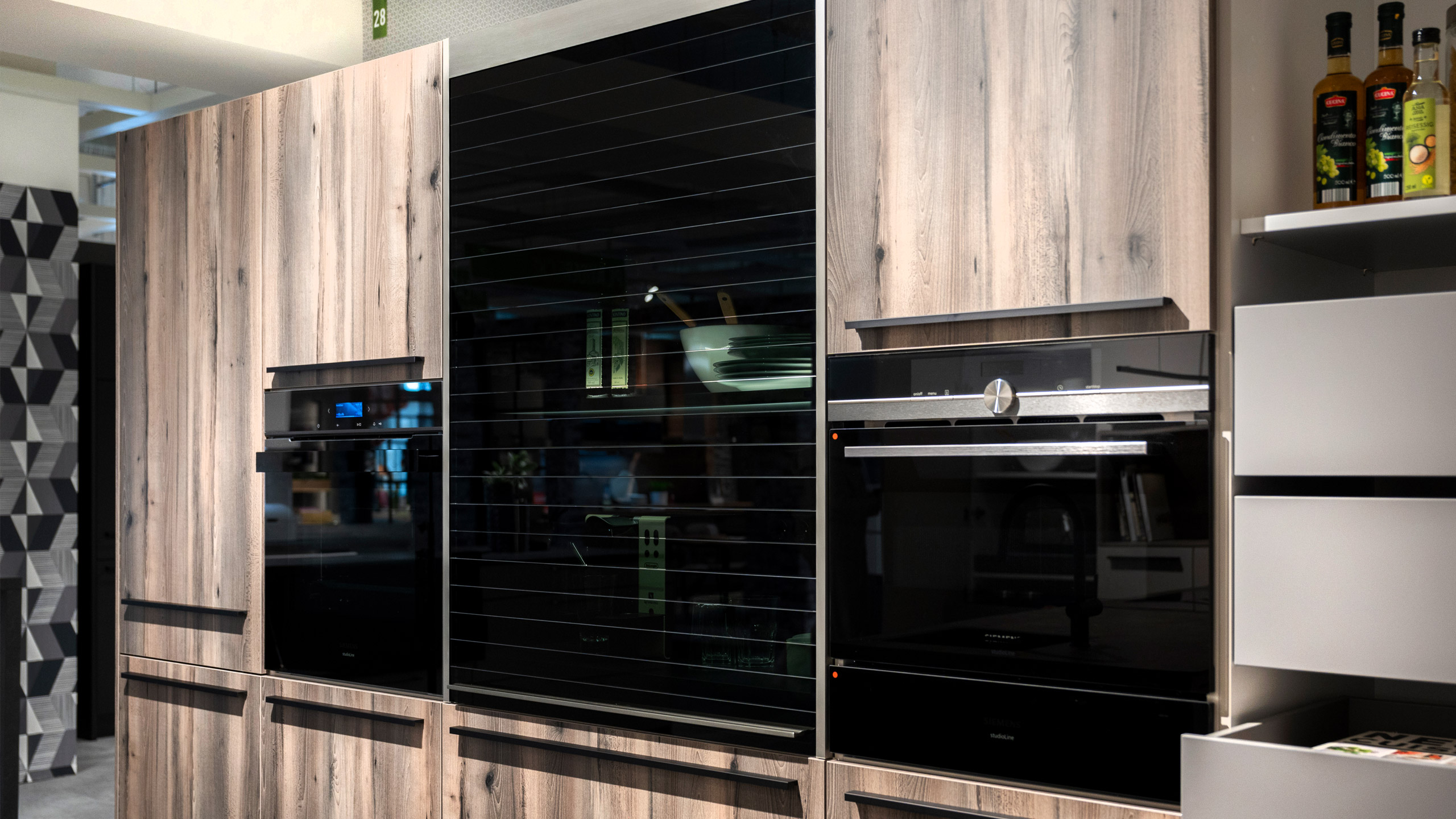 Großräumige, edle T-Küche "Siena" von Wert Küche